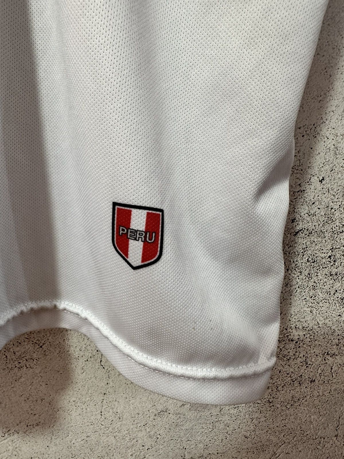 Other Peru Fan Jersey #9 Guerrero Size US M / EU 48-50 / 2 - 7 Thumbnail