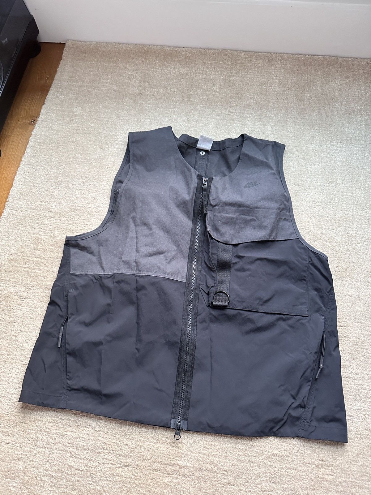 Nike Nike Tech Pack vest Size US L / EU 52-54 / 3 - 1 Thumbnail