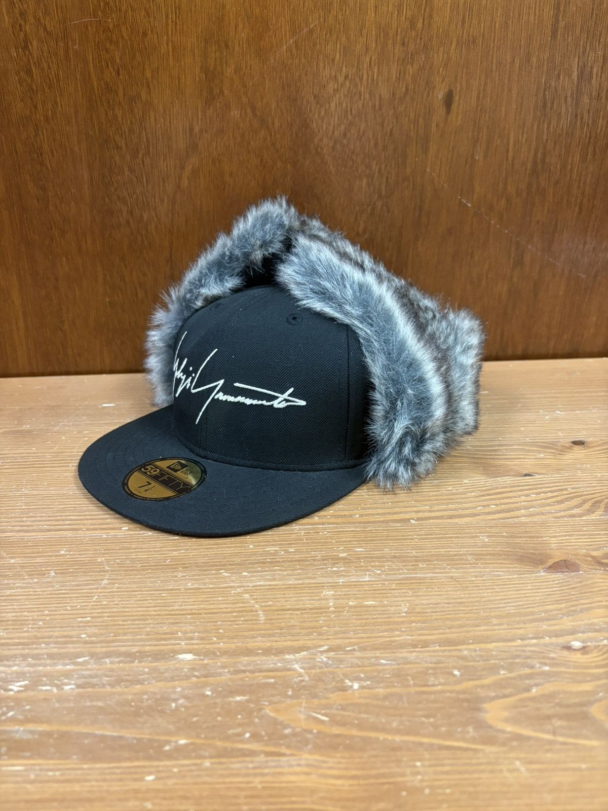 New Era × Yohji Yamamoto Yohji Yamamoto Fur Trim Fitted Cap Size ONE SIZE - 1 Thumbnail