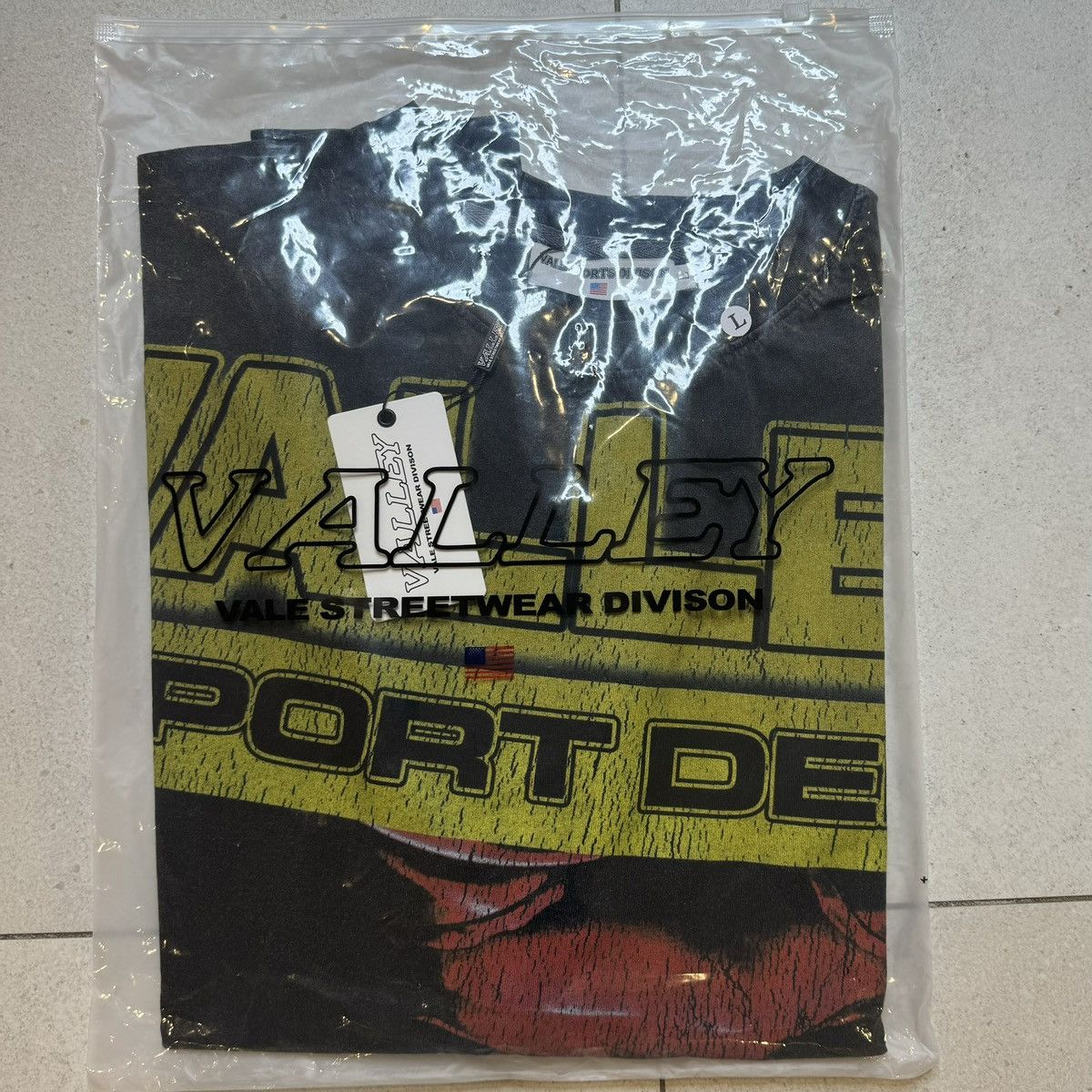 Vale Vale Forever Hellboy Long sleeve SIZE LARGE Size US L / EU 52-54 / 3 - 3 Thumbnail