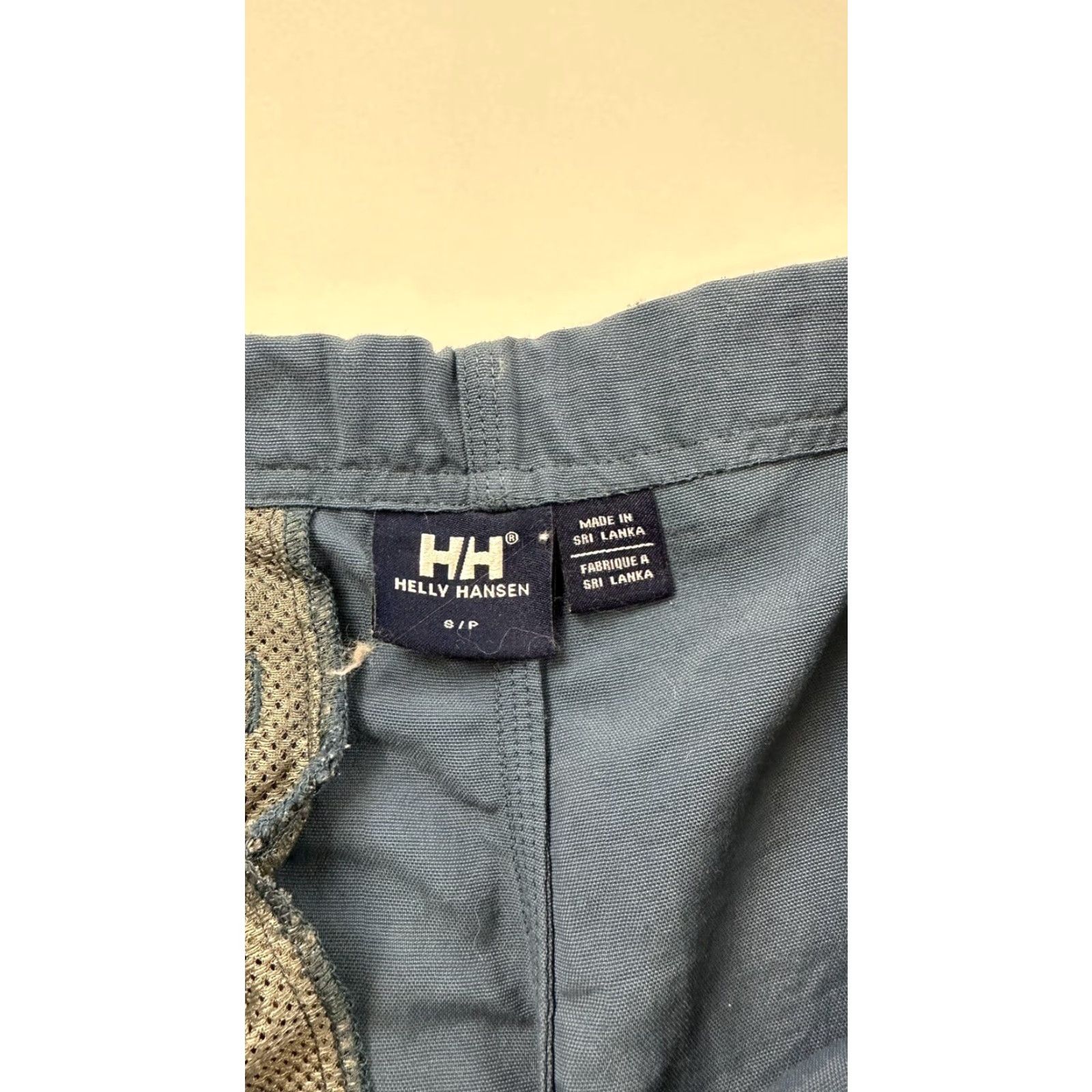 Helly Hansen VINTAGE Helly Hansen Shorts Bermuda Men S Blue Belted Elastic Worn Out 90s Outdoor Hiking Belted Front Flat Front Solid 34 in Waist Mens Size US 29 - 3 Thumbnail
