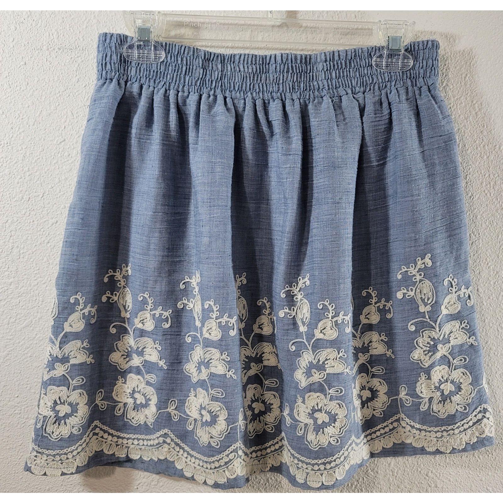 Other Emmelee Blue Embroidered Floral Pleated Mini Skirt Large Size 32" / US 10 / IT 46 - 1 Thumbnail