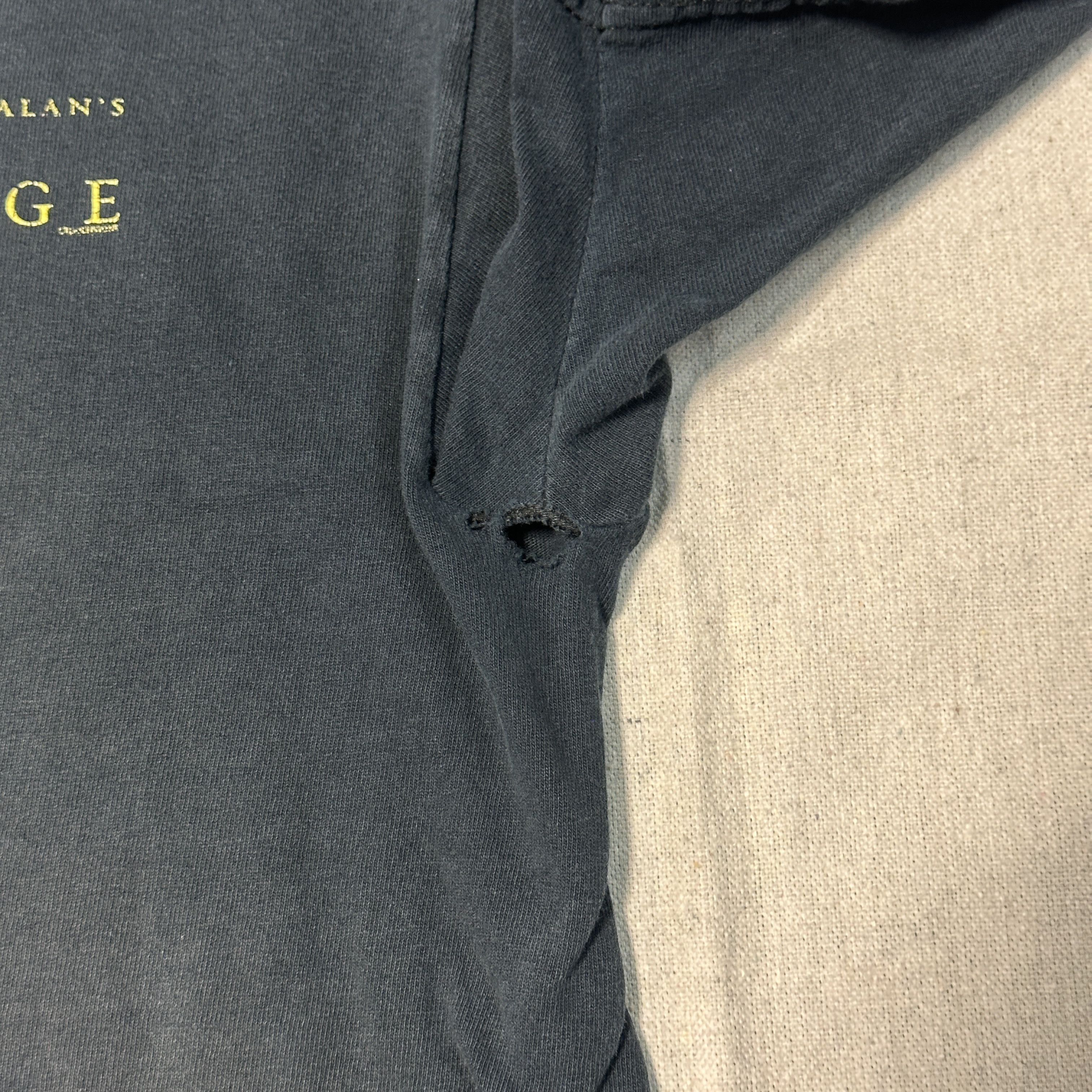 Fruit Of The Loom Vintage The Village Film Promo Graphic T-Shirt Size L M Night Shyamalan Size US L / EU 52-54 / 3 - 5 Thumbnail
