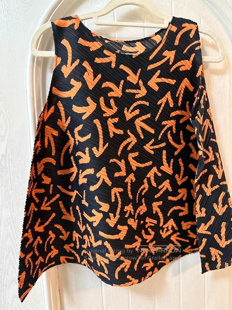 Issey Miyake Issey Miyake Black-Orange Arrow Print Ruched Top Size L / US 10 / IT 46 - 1 Thumbnail