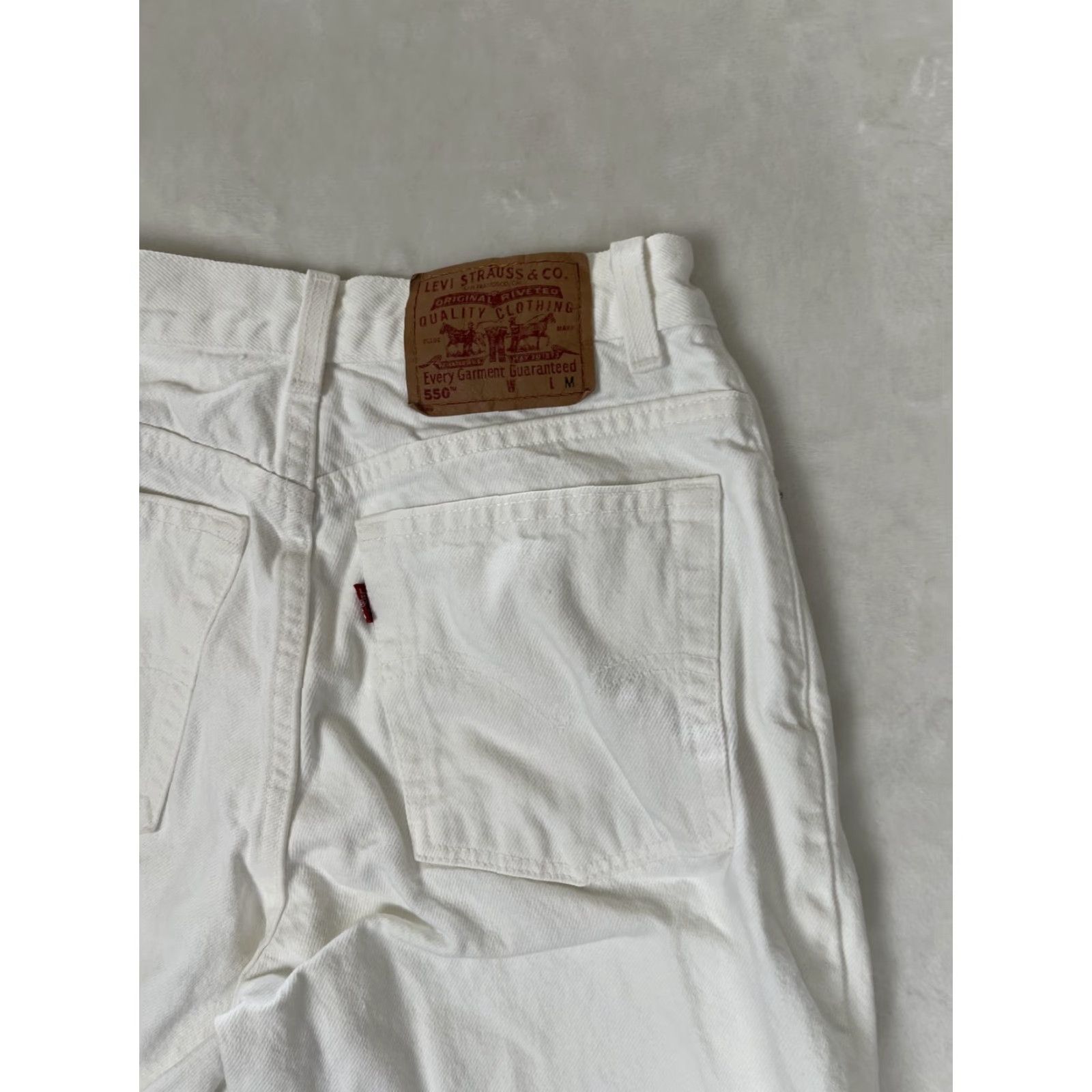 Levi's VINTAGE Levi's 550 Relaxed Tapered Leg Jeans Womens 10 White Denim Made in USA Size 32" / US 10 / IT 46 - 7 Thumbnail