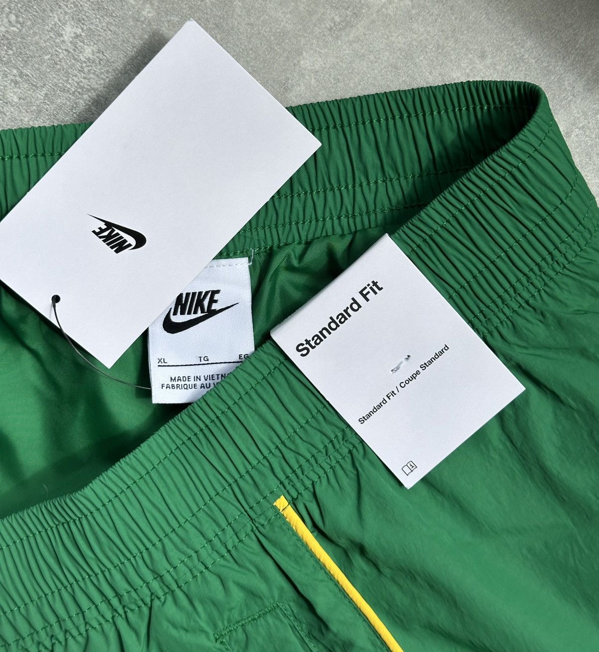 Nike Nike Air Plus TN Shorts Green Men's Size XL Standard Fit New Size US 36 / EU 52 - 5 Thumbnail