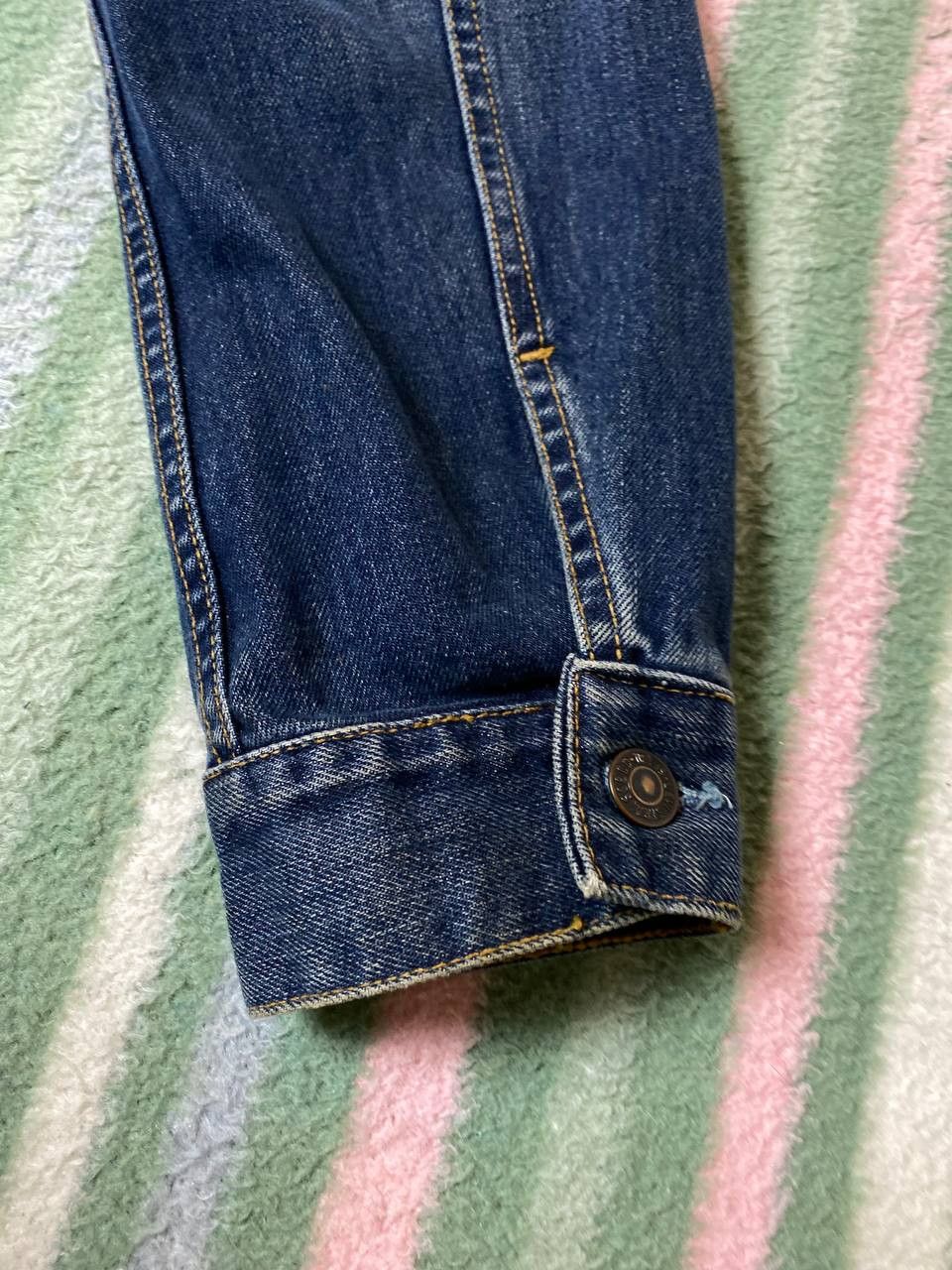 Levi's Vintage 90s Custom Hand Embroidered Denim Jacket Size L Size US L / EU 52-54 / 3 - 17 Thumbnail