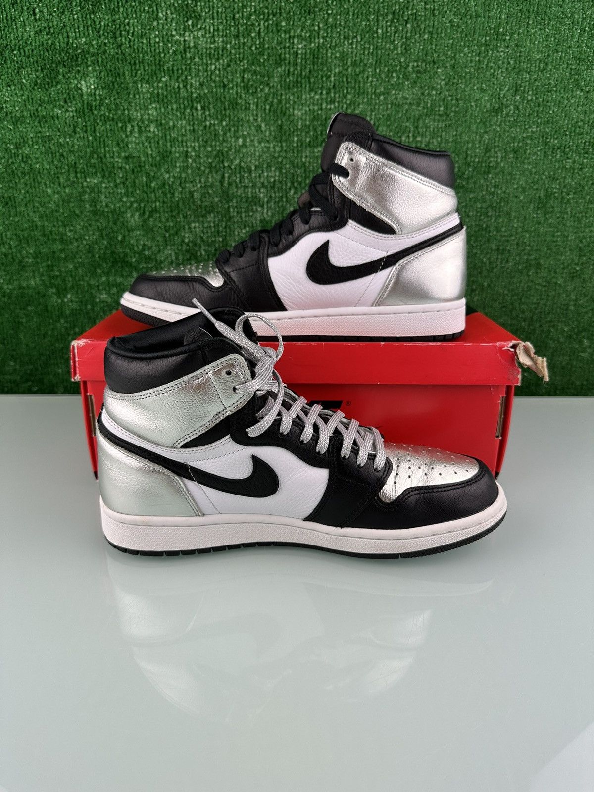 Jordan Brand Jordan 1 High OG Metallic Silver Size 8W/6.5M Size US 8 / IT 38 - 3 Thumbnail