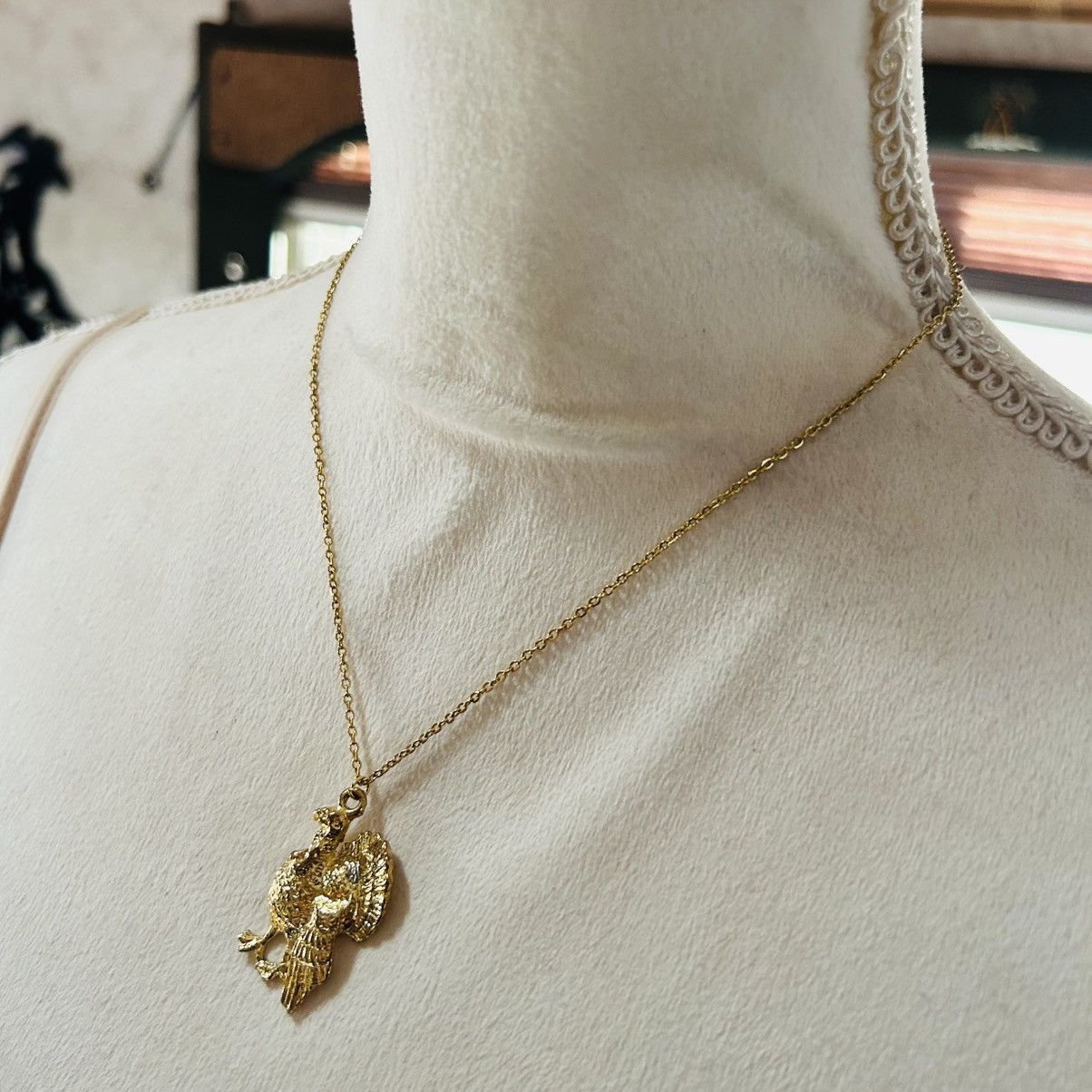 Vintage Vintage gold plated turkey pendant on chain necklace Size ONE SIZE - 3 Thumbnail