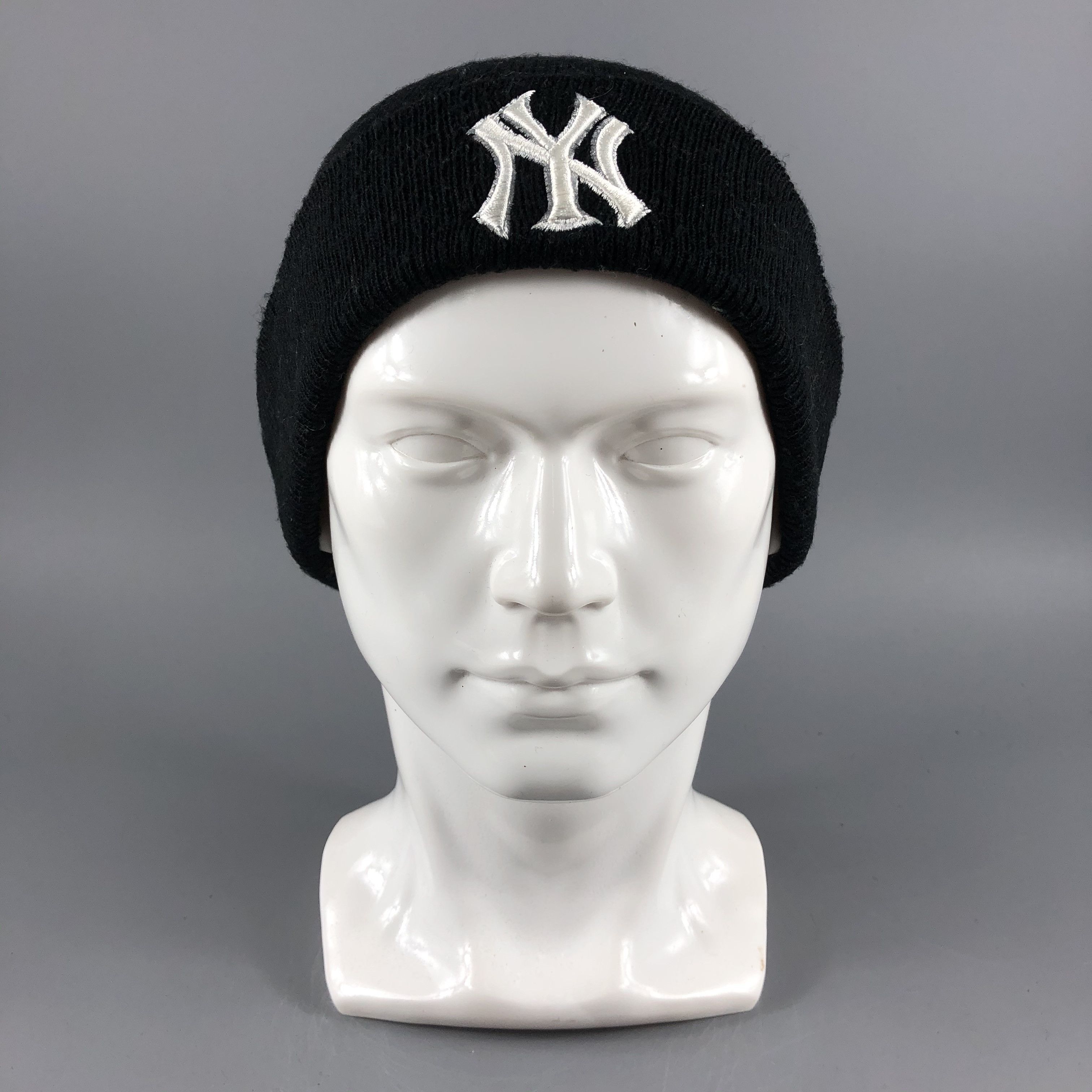 image of New York Yankees Beanie Snow Hat Snow Cap B105, Men's