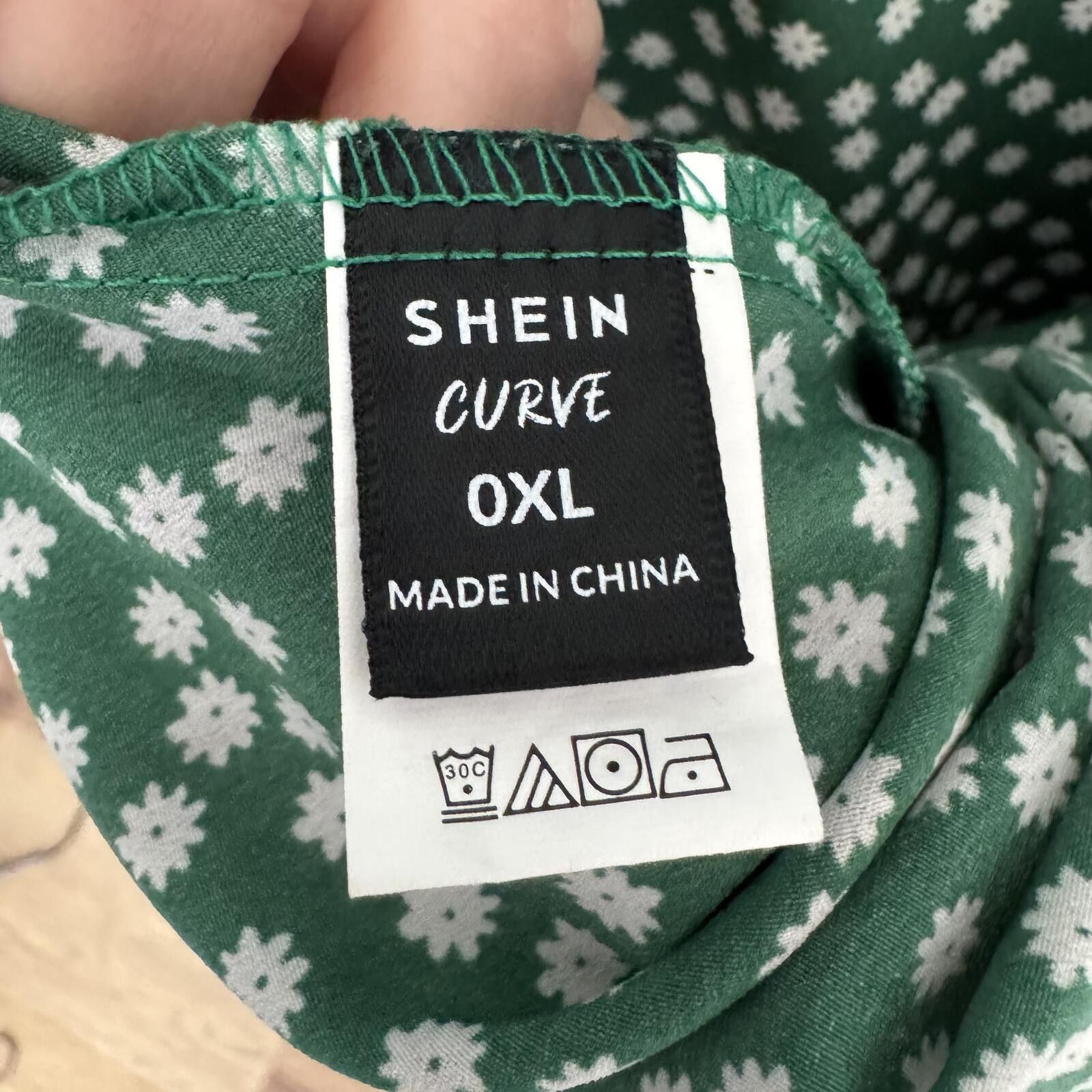 Shein SHEIN Curve Green Floral Print Dress Size 0XL Size L / US 10 / IT 46 - 1 Thumbnail