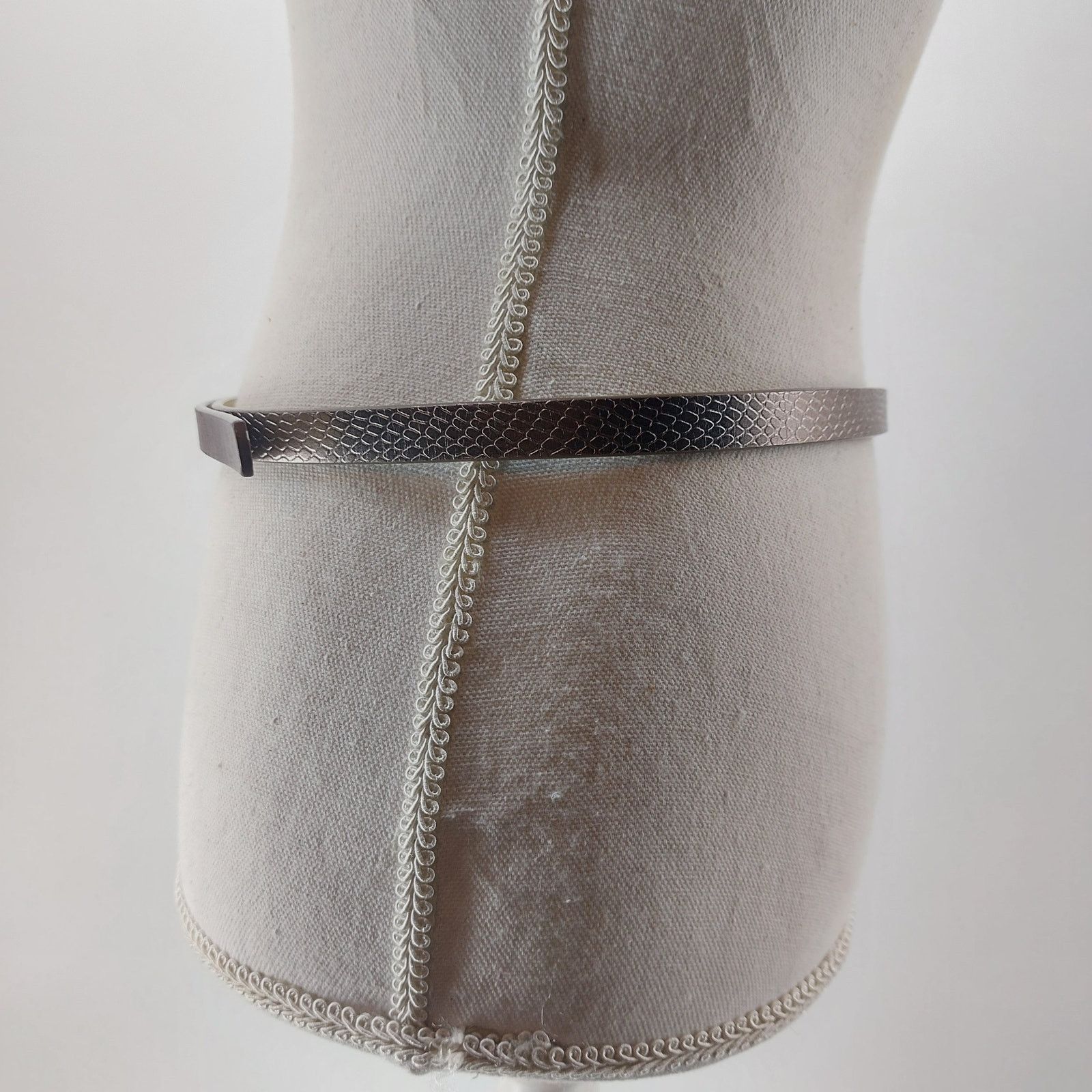 J.Crew J. Crew Factory Metallic Skinny Belt Fashion Glam Preppy S Size ONE SIZE - 6 Thumbnail