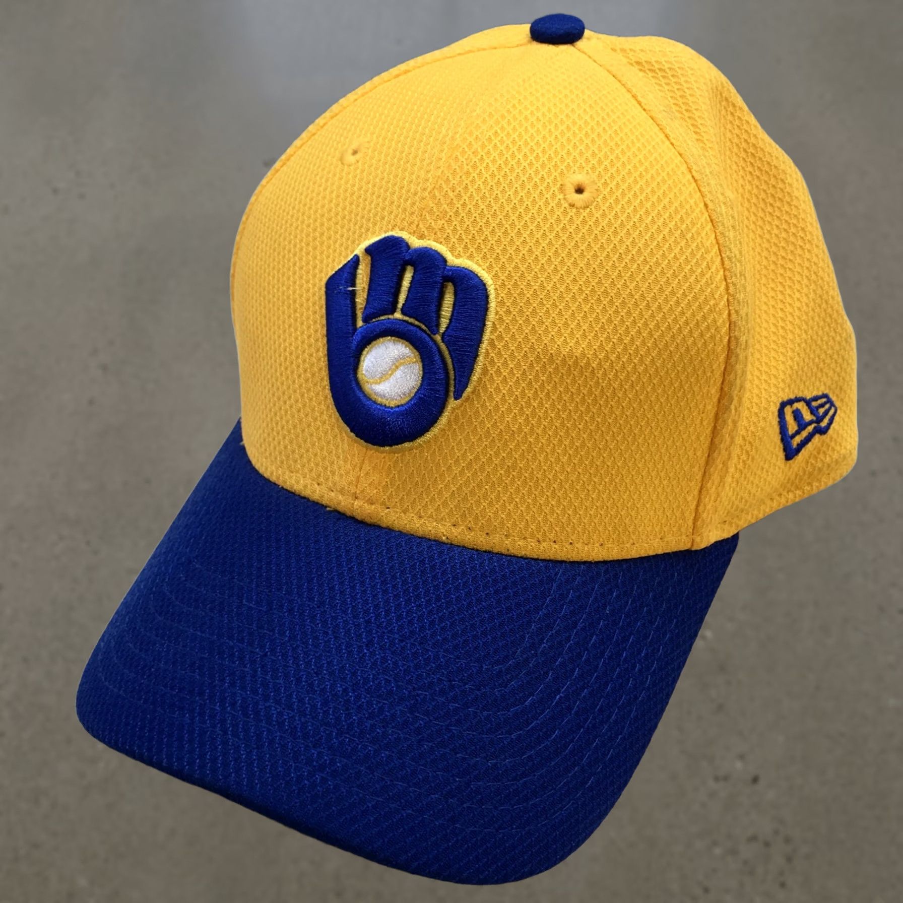 New Era Milwaukee Brewers New Era Baseball Cap Men Blue Gold S/M Fitted Embroidered Logo Size ONE SIZE - 1 Thumbnail