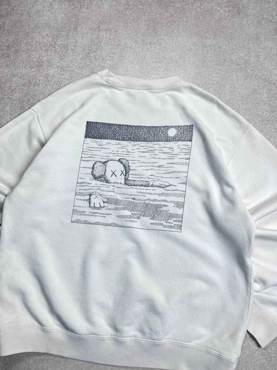 Kaws × Uniqlo Kaws x Uniqlo Boxy Sweatshirt XL Size US XL / EU 56 / 4 - 2 Thumbnail