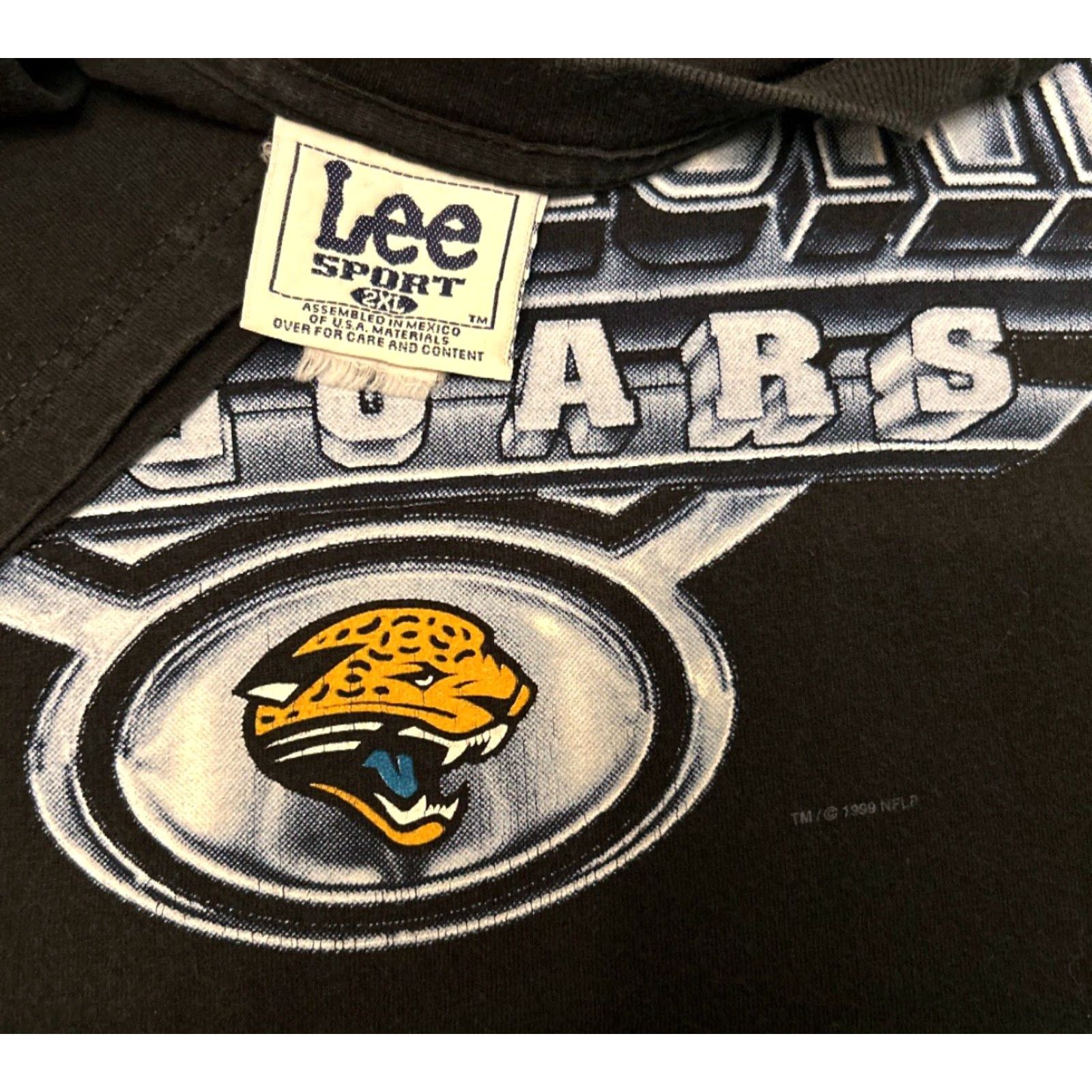Lee VINTAGE 90s Jacksonville Jaguars NFL Division Champs 1999 VTG Shirt Mens Sz XXL Black Short Sleeve T-Shirt 2XL Men Sports Vintage 90s Hip Hop Mens Size US XXL / EU 58 / 5 - 2 Thumbnail