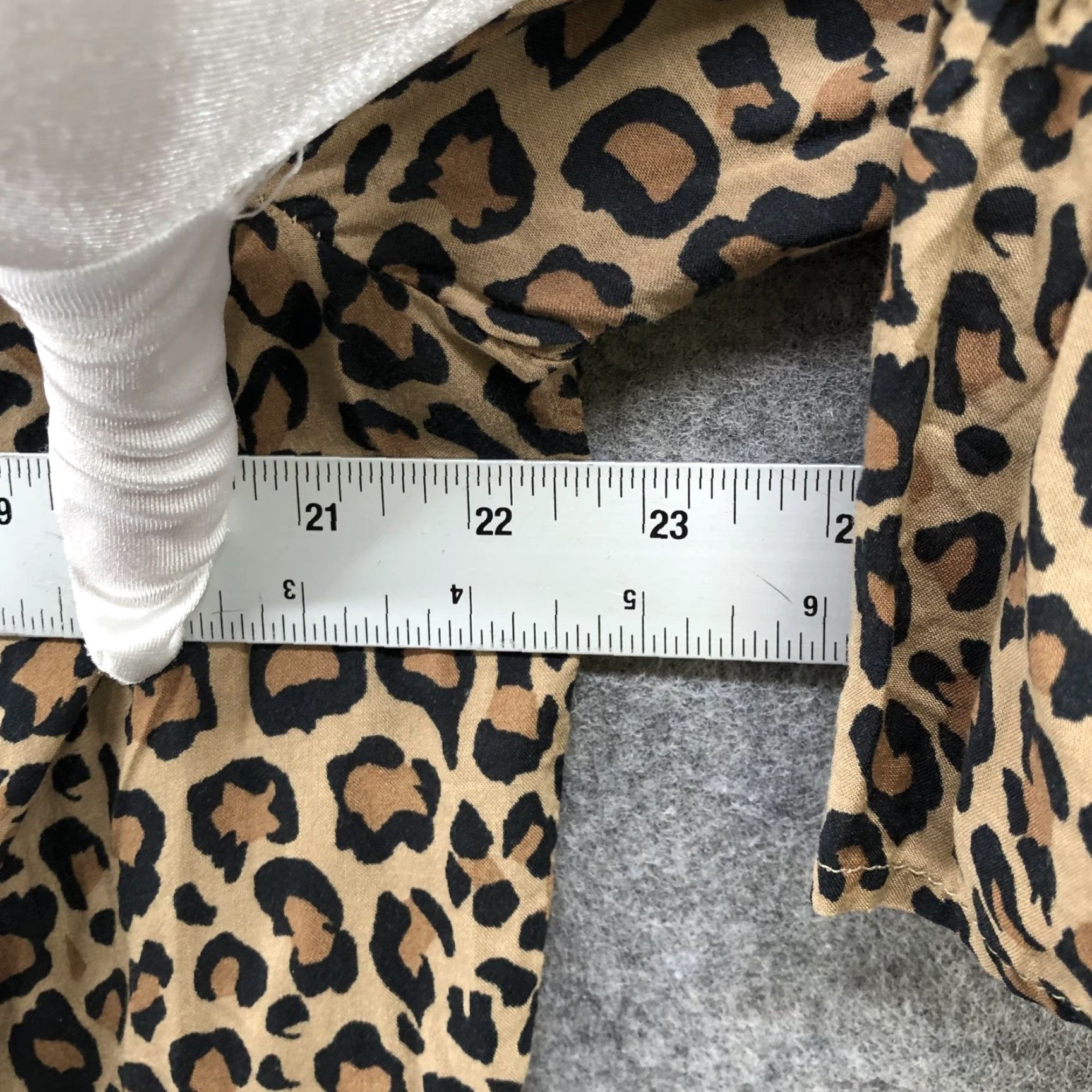 Vintage Beach Lunch Lounge Leopard Print Top Womens L 3/4 Sleeve Ruffle Smocked Peasant Blouse Beige Size L / US 10 / IT 46 - 6 Thumbnail