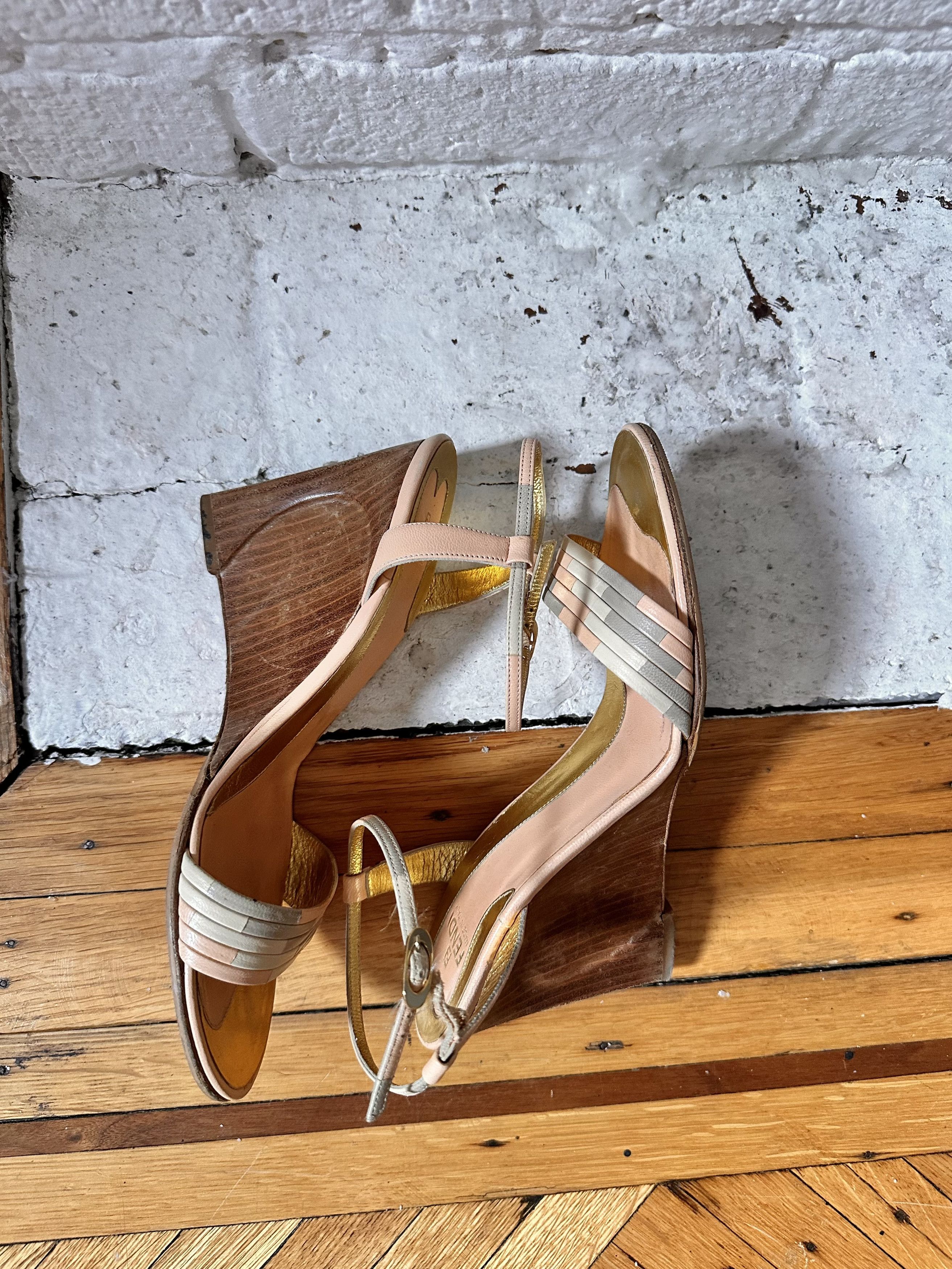 Fendi FENDI NUDE BEIGE WOODEN WEDGES_ 38.5 Size US 7.5 / IT 37.5 - 2 Thumbnail