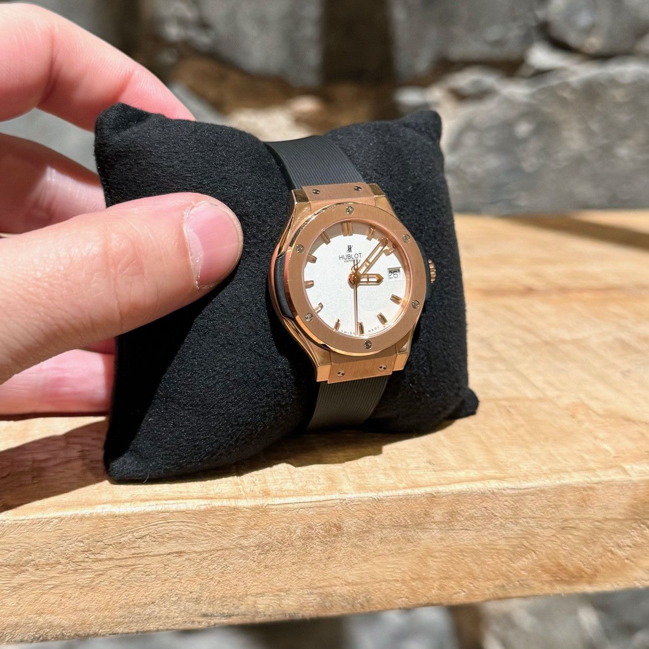 Hublot Hublot Classic Fusion King Gold Opaline 33mm Quartz Watch Size ONE SIZE - 4 Thumbnail