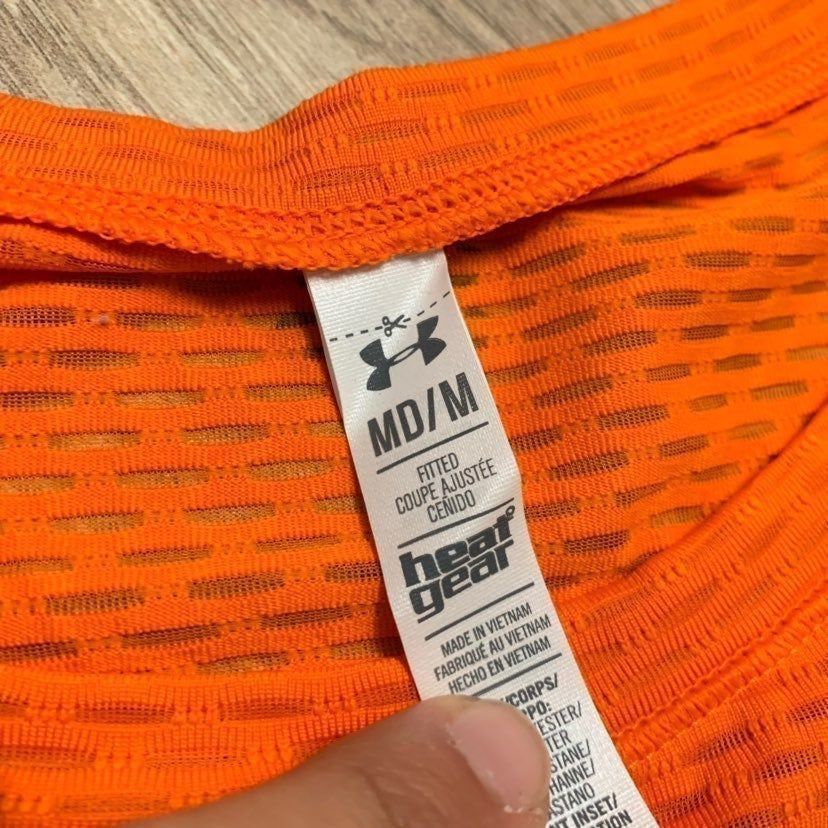 Under Armour Under Armour Workout Shirt Orange Women Medium Run (G-30) Size M / US 6-8 / IT 42-44 - 3 Thumbnail