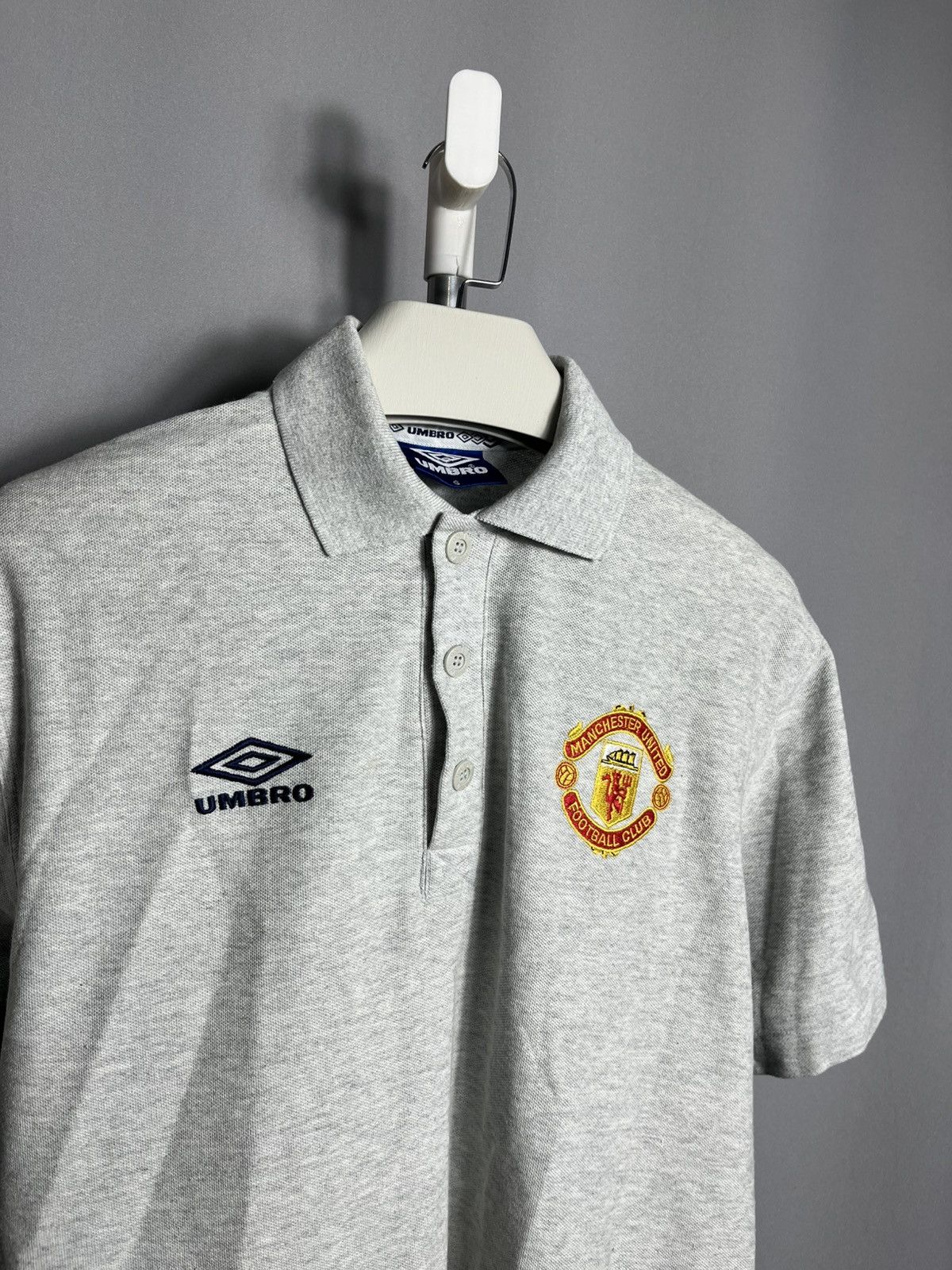 Umbro 90's Manchester United Football Train Shirt Soccer Jersey Size US S / EU 44-46 / 1 - 3 Thumbnail