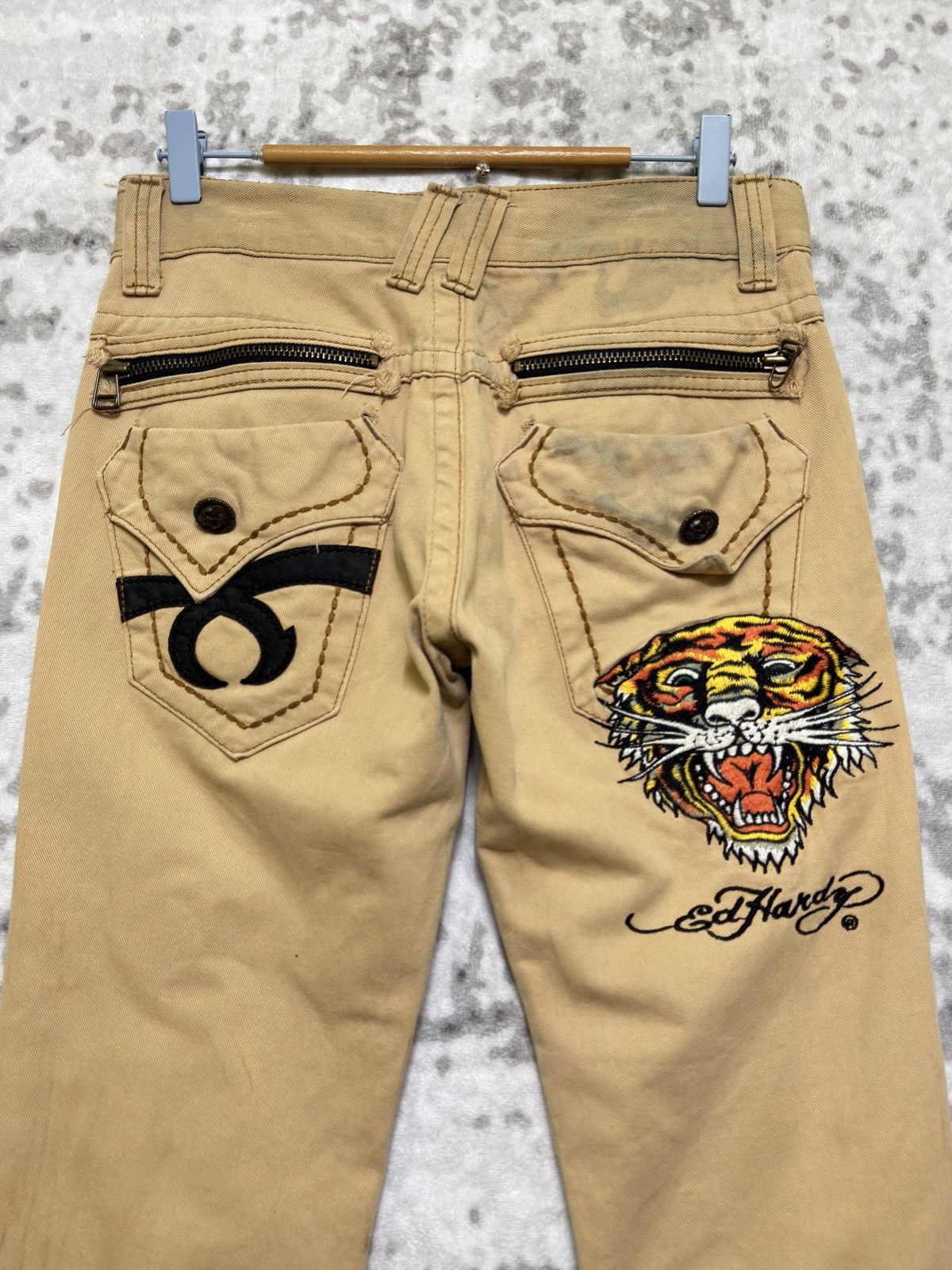 Ed Hardy Ed Hardy x Red Pepper Y2K Embroidered Tiger Jeans Worn Dirty Size US 30 / EU 46 - 8 Thumbnail