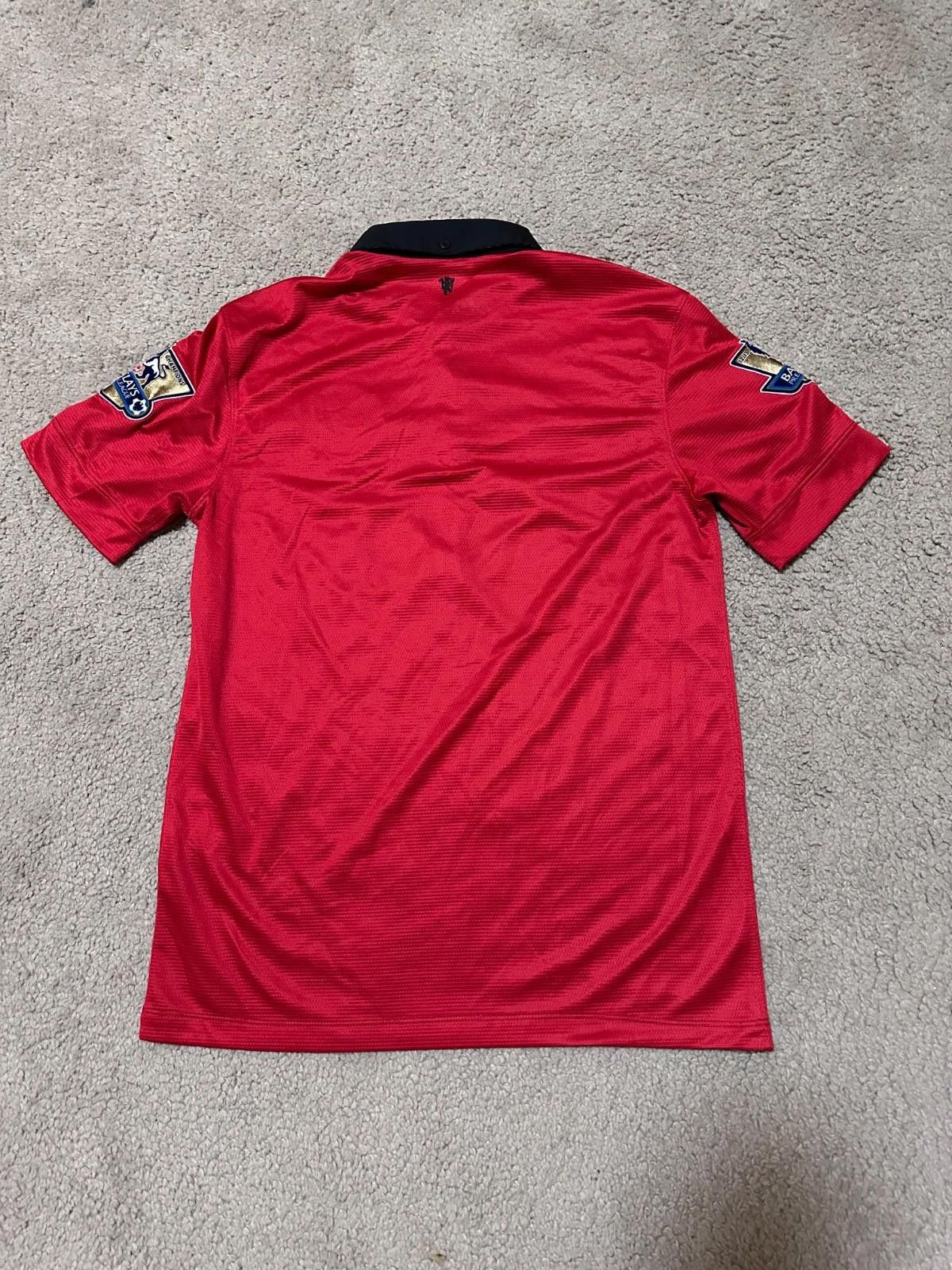 Nike Manchester United 2013/14 Home Football Shirt Soccer Jersey Size US M / EU 48-50 / 2 - 7 Thumbnail