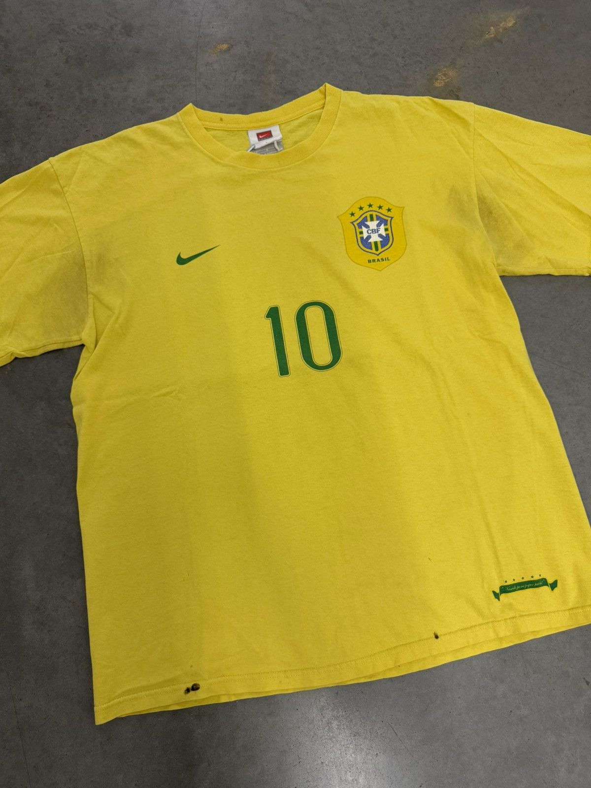 Nike Nike Brazil Ronaldinho #10 Yellow Soccer T Shirt 2000s L Size US L / EU 52-54 / 3 - 6 Thumbnail