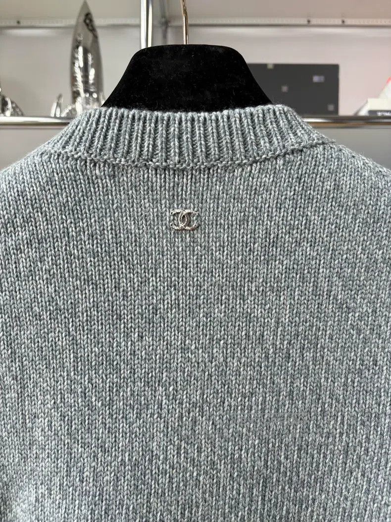 Chanel Chanel 22K gray round-neck cashmere hot diamond sweater Size XXS / US 00 / IT 34 - 5 Thumbnail