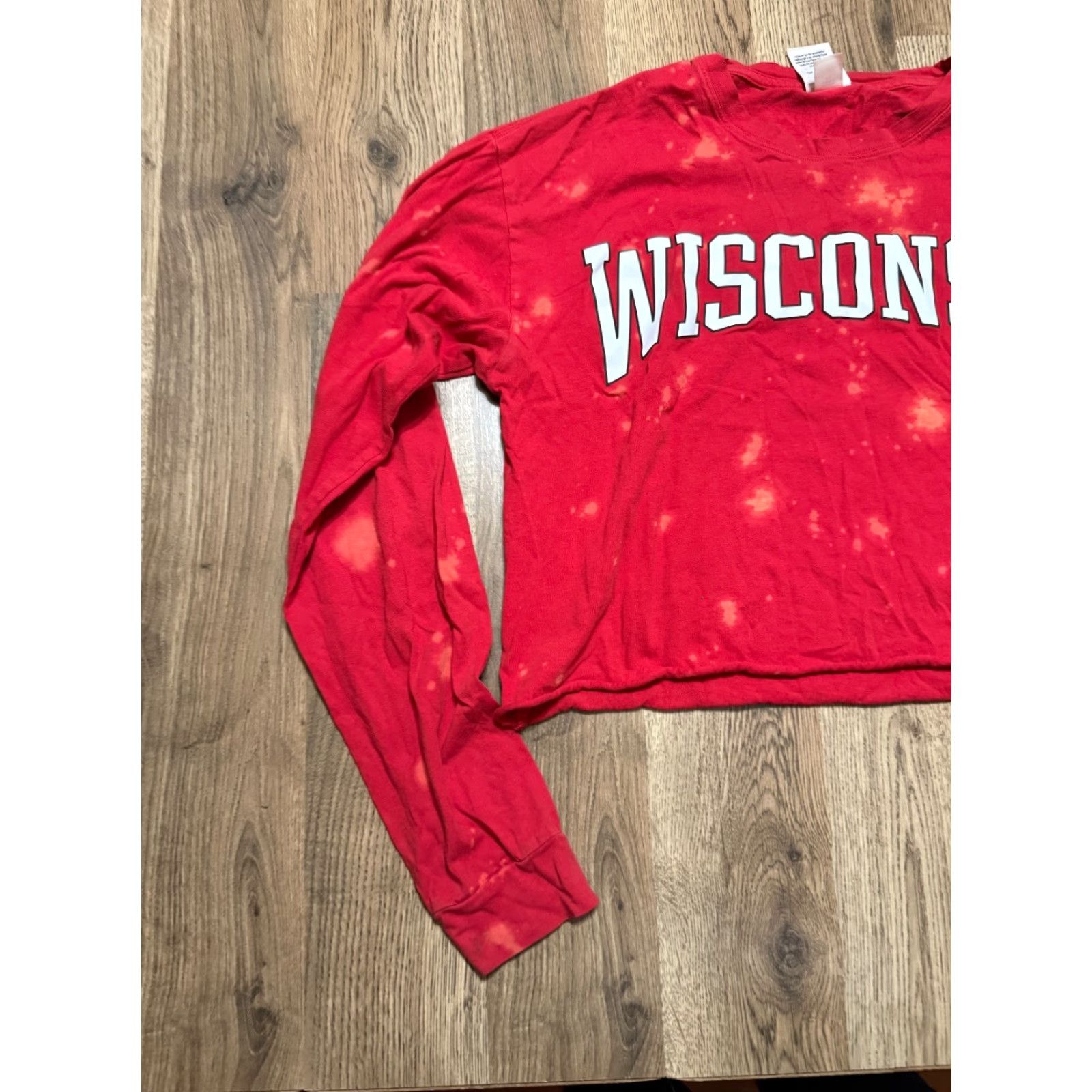 Victoria's Secret Victoria's Secret Shirt Womens XS Red Crop Bleach Spots Wisconsin Badgers Size XS / US 0-2 / IT 36-38 - 3 Thumbnail