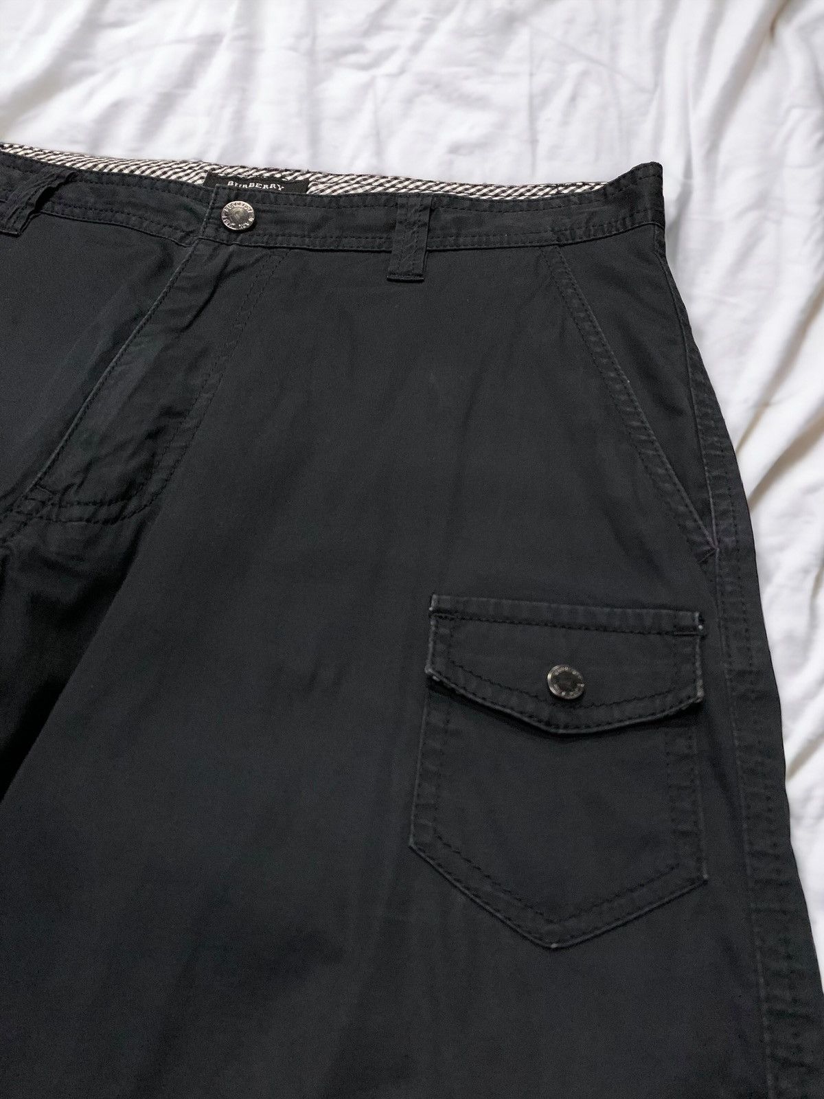 20471120 × Burberry × Designer BURBERRY Black Label Multipockets Outdoor Tech Short Pants Size US 29 - 6 Thumbnail