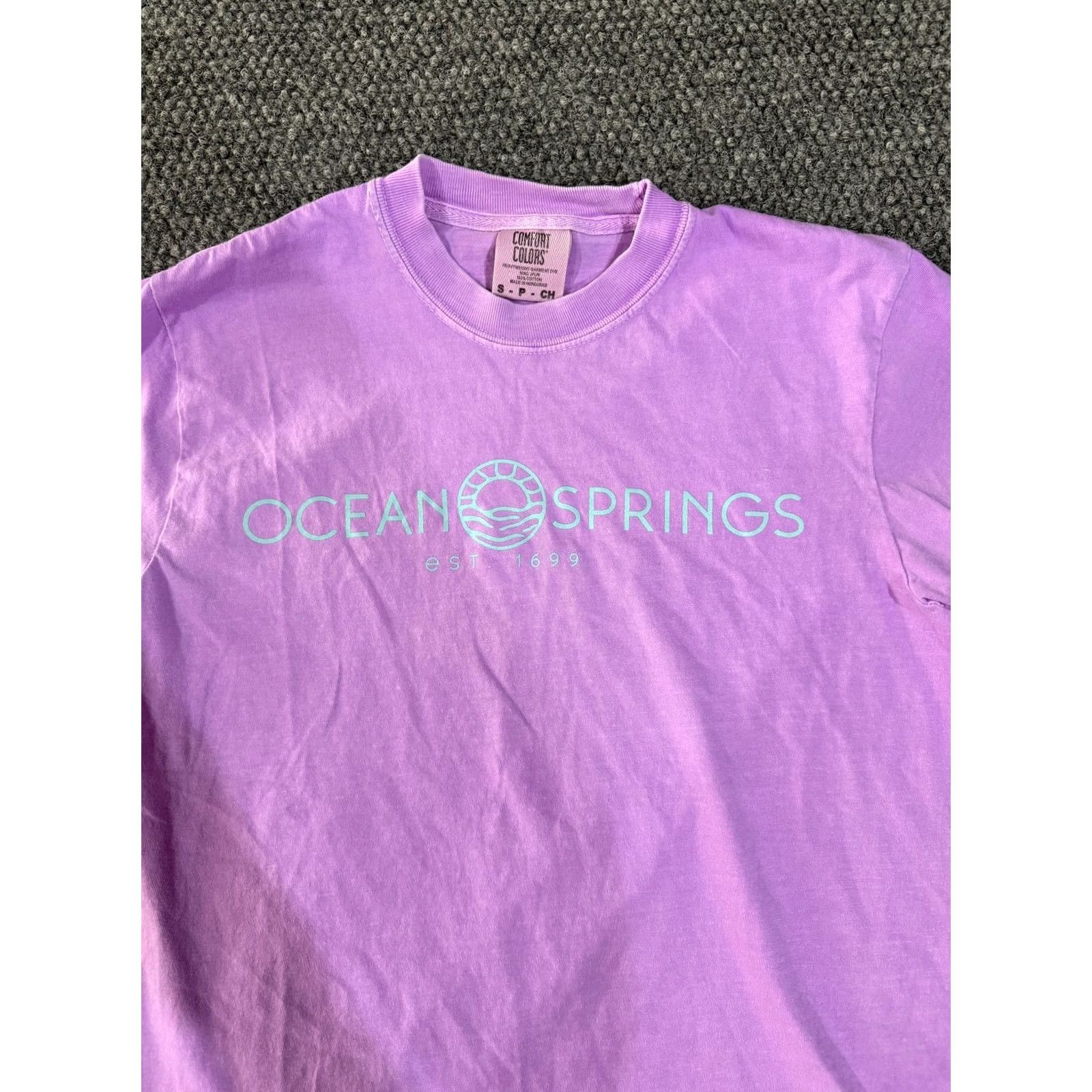 Comfort Colors Comfort Colors Ocean Springs Shirt Mens S Purple Beach Graphic Tee T-Shirt Size US S / EU 44-46 / 1 - 4 Thumbnail