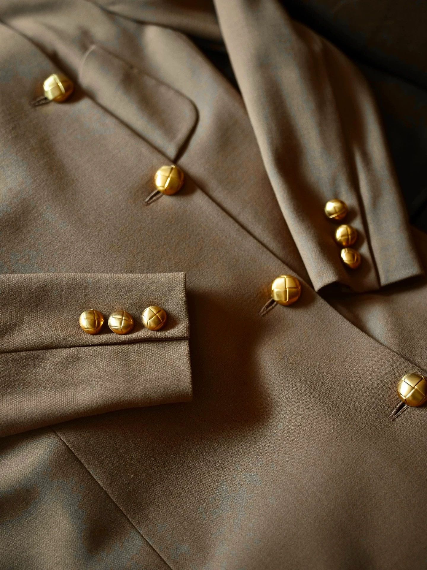 Gucci GUCCI Vintage Khaki Wool Gold Button Cinched Waist Coat Size M / US 6-8 / IT 42-44 - 2 Thumbnail