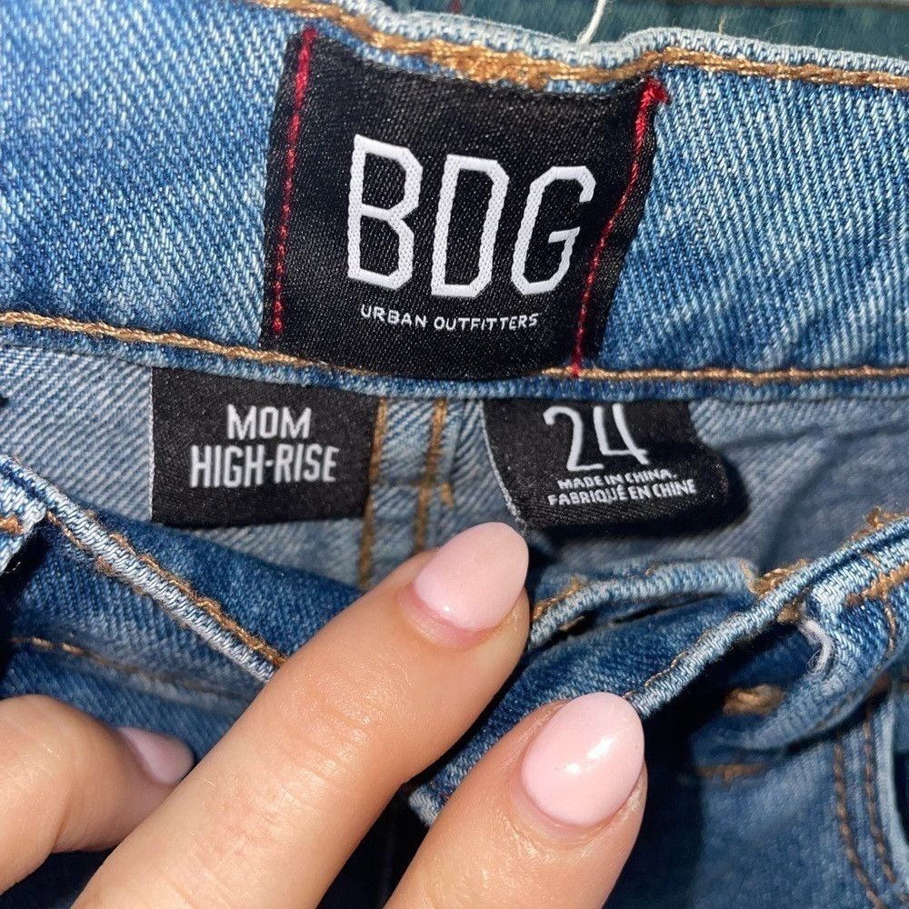 Bdg BDG distressed high rise mom jeans Size 24" / US 00 / IT 34 - 2 Thumbnail