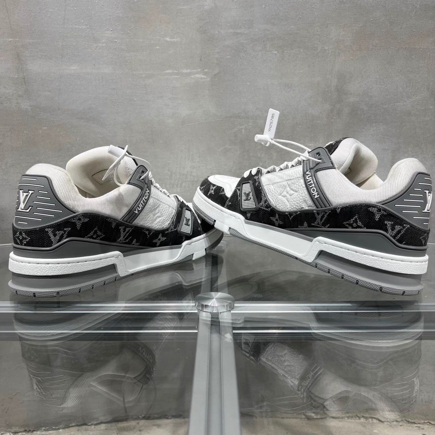 Louis Vuitton LV Trainer White & Gray Denim UK8.5 / 42.5 YH28989 Size US 9.5 / EU 42-43 - 5 Thumbnail