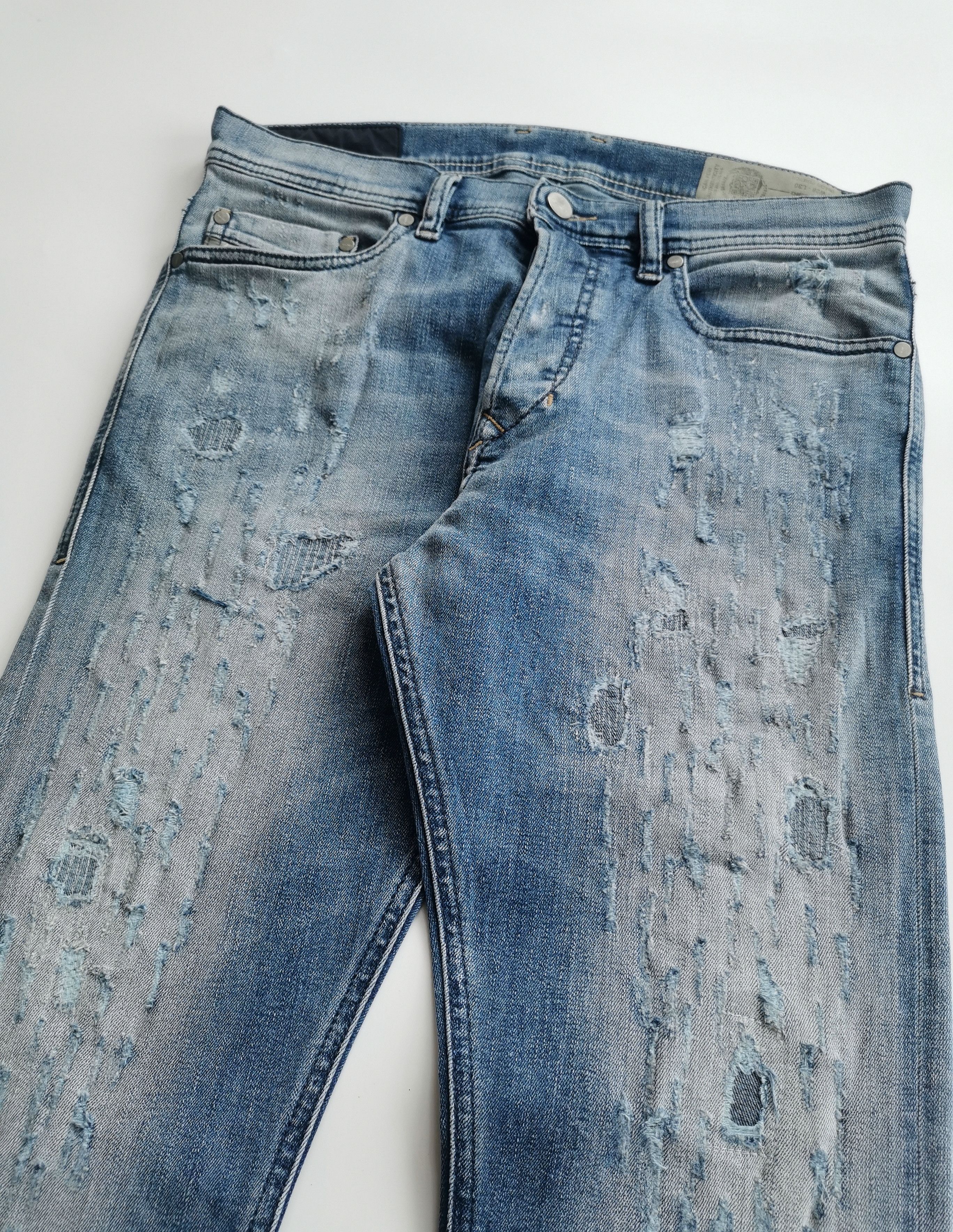 Diesel Diesel Ripped Slim Carrot Jeans Size US 30 / EU 46 - 12 Thumbnail