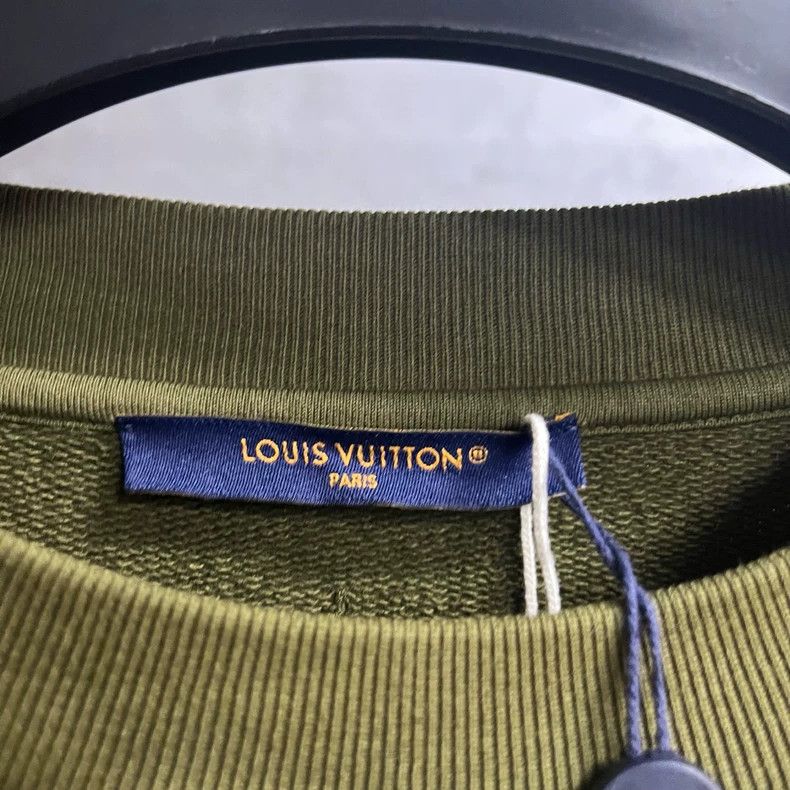 Louis Vuitton Louis Vuitton Army Green Logo Stud Printed Crew Neck Long Size US L / EU 52-54 / 3 - 2 Thumbnail