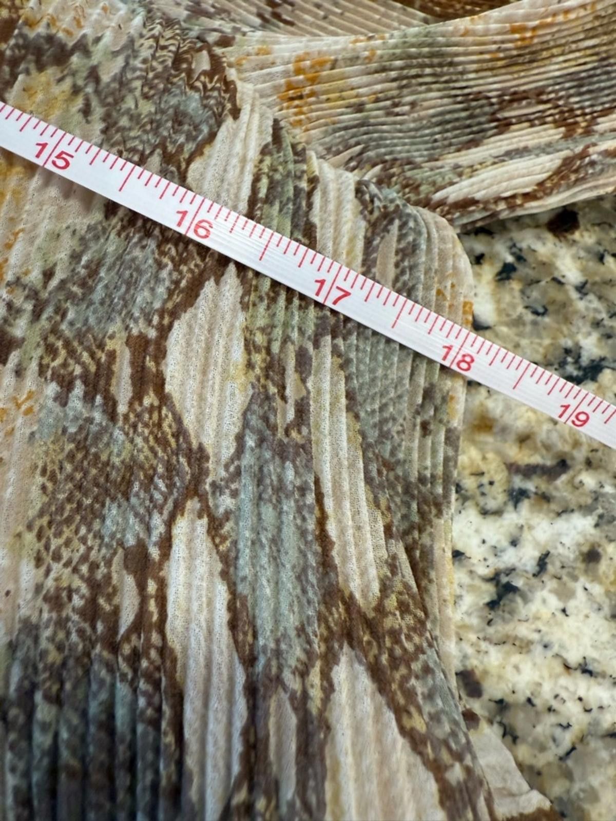 Other Wilfred abstract neutral hue leopard print boho top SZ SM Size S / US 4 / IT 40 - 10 Thumbnail