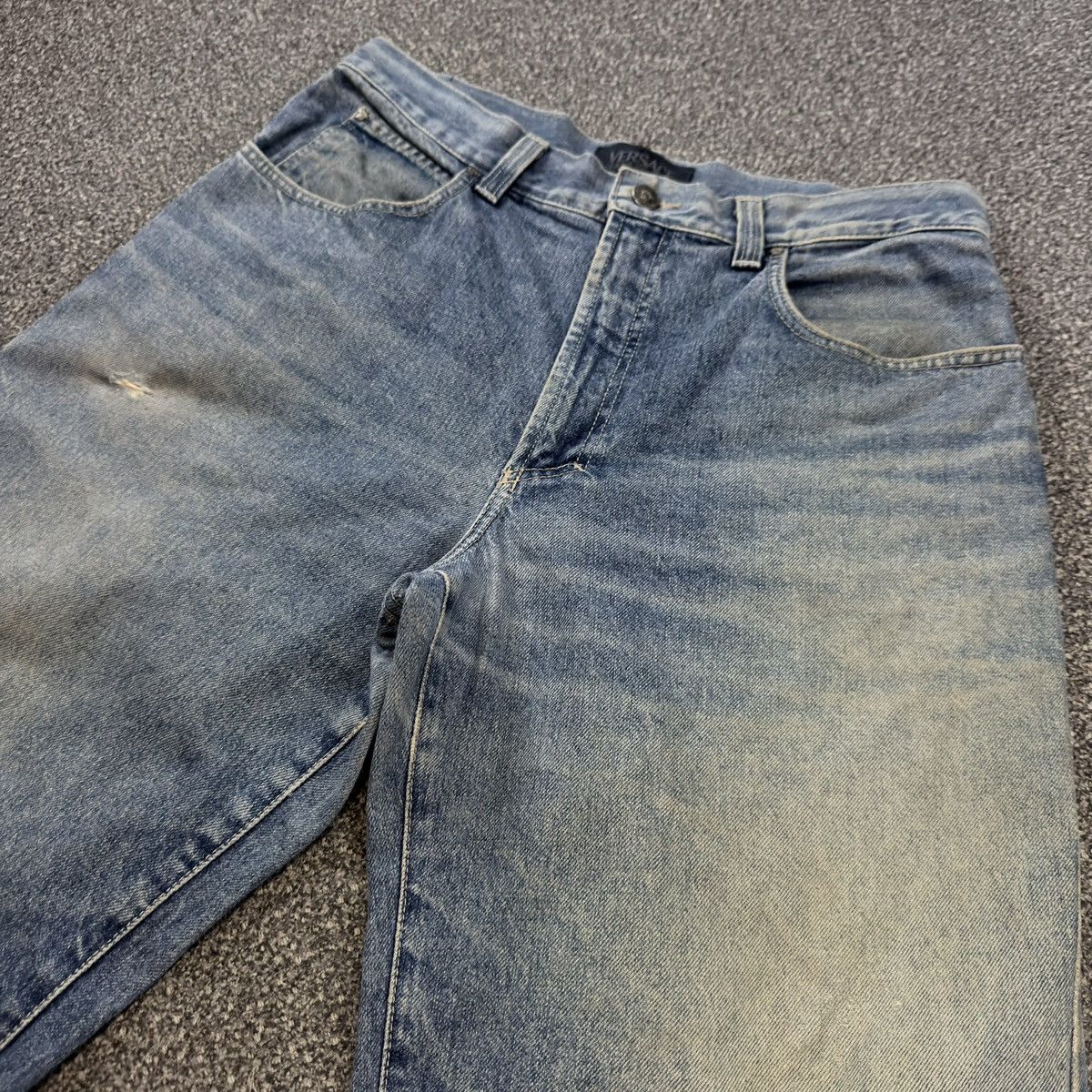 Versace Jeans Couture Vintage 90s Baggy Fit Versace Heavy Fade Denim Made in Italy Size US 34 / EU 50 - 3 Thumbnail
