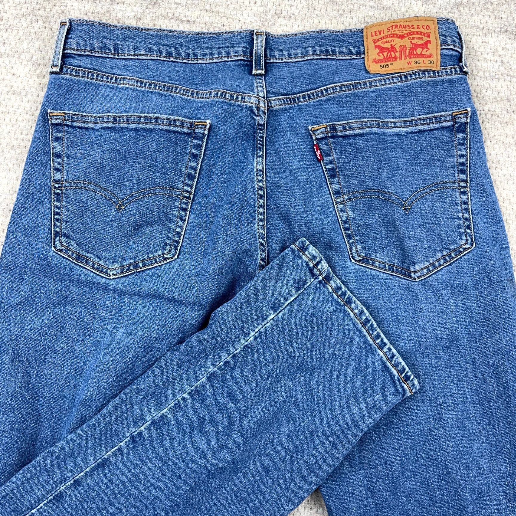 Levi's Levi's 505 Jeans Men 36x30 Straight Regular Fit Med Wash Denim Blue 5-Pocket Logo Zipper Belt Loops Casual Vintage Style Mens Size US 36 / EU 52 - 3 Thumbnail