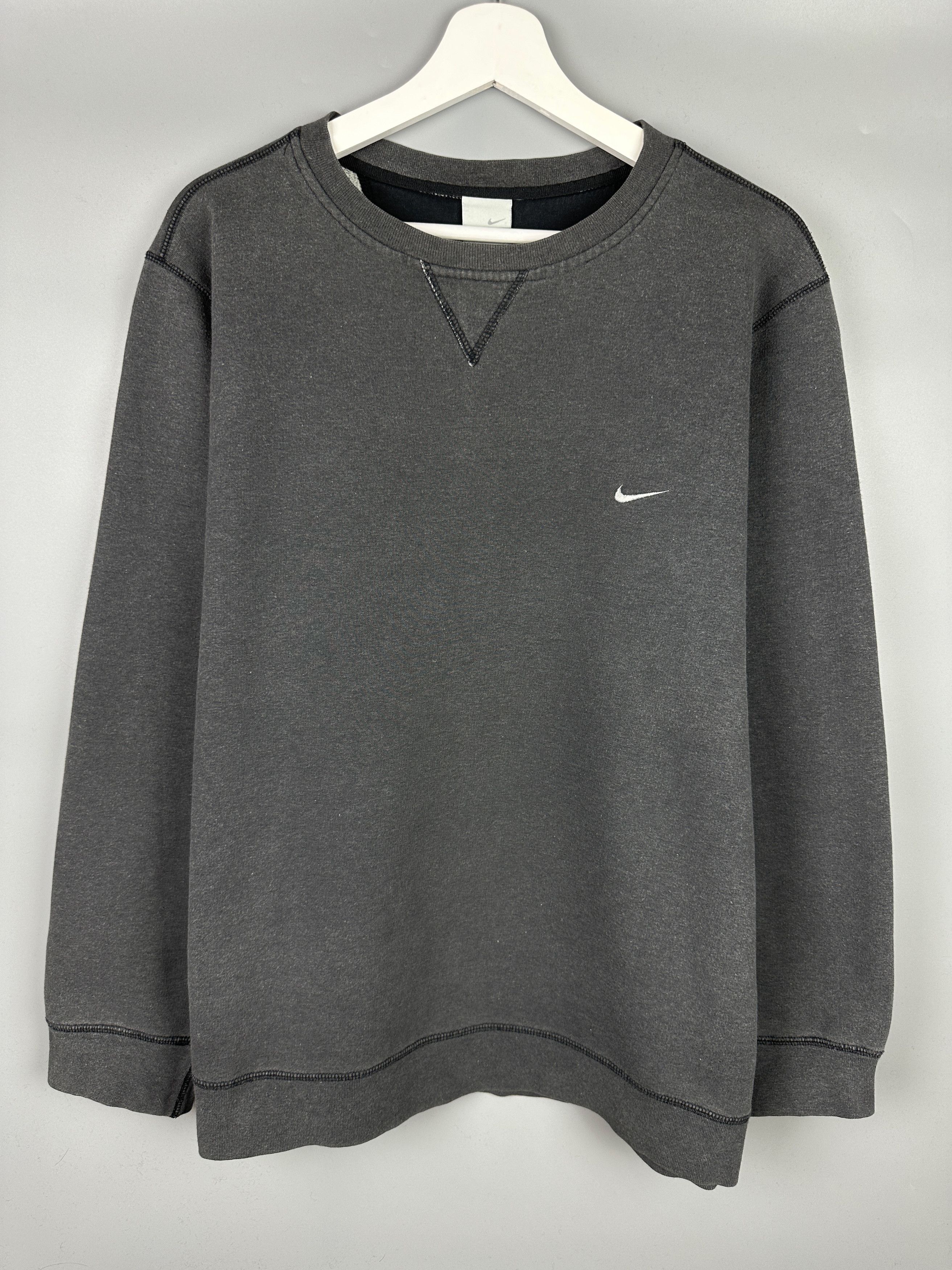 Nike 90s Vintage Nike Mini Logo Sweatshirt Crewneck Y2K Center Size US M / EU 48-50 / 2 - 1 Thumbnail
