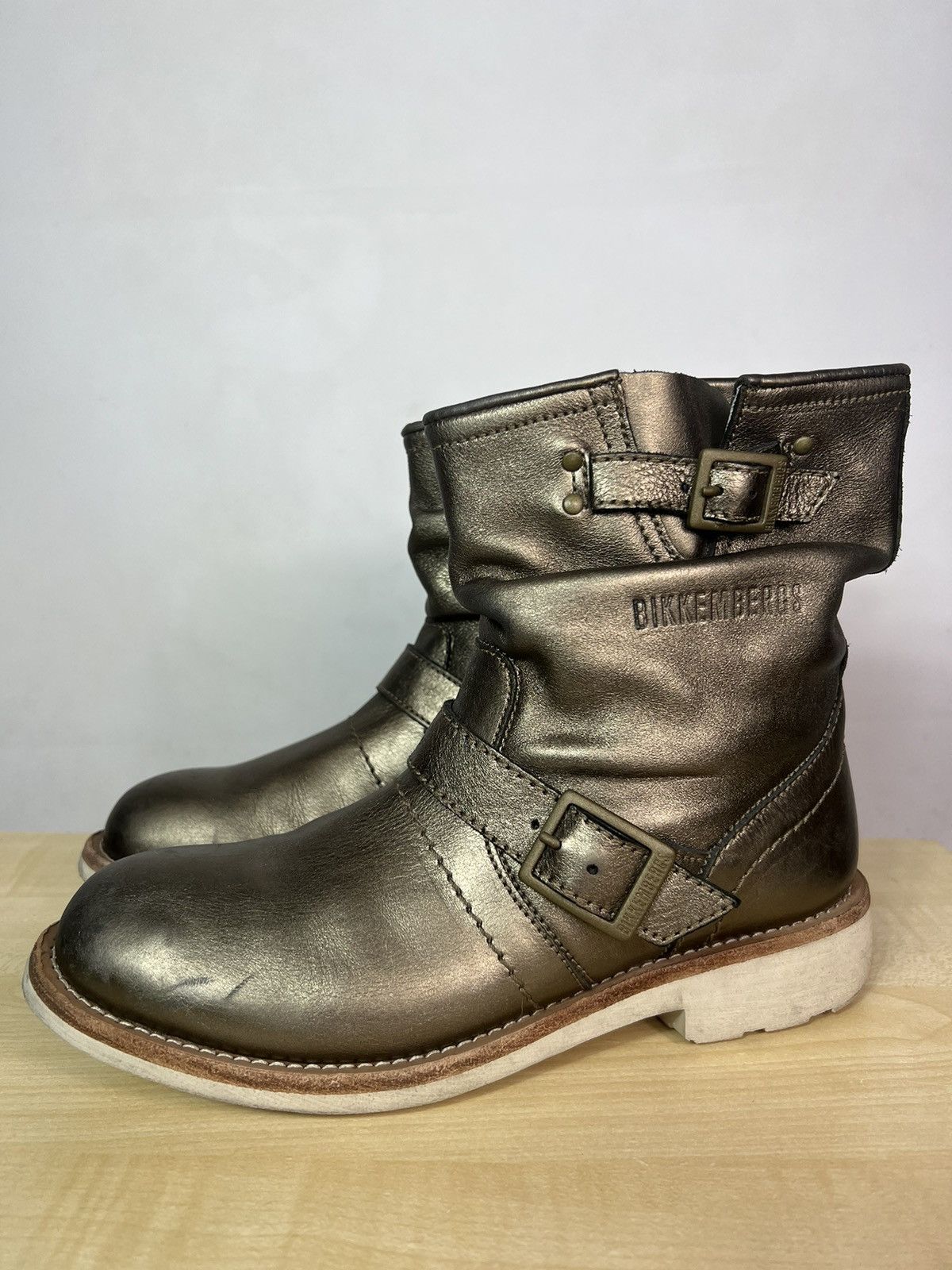 Dirk Bikkembergs Dirk Bikkembergs Crumpled Gold Engineered Boots Size US 5 / EU 37 - 1 Thumbnail