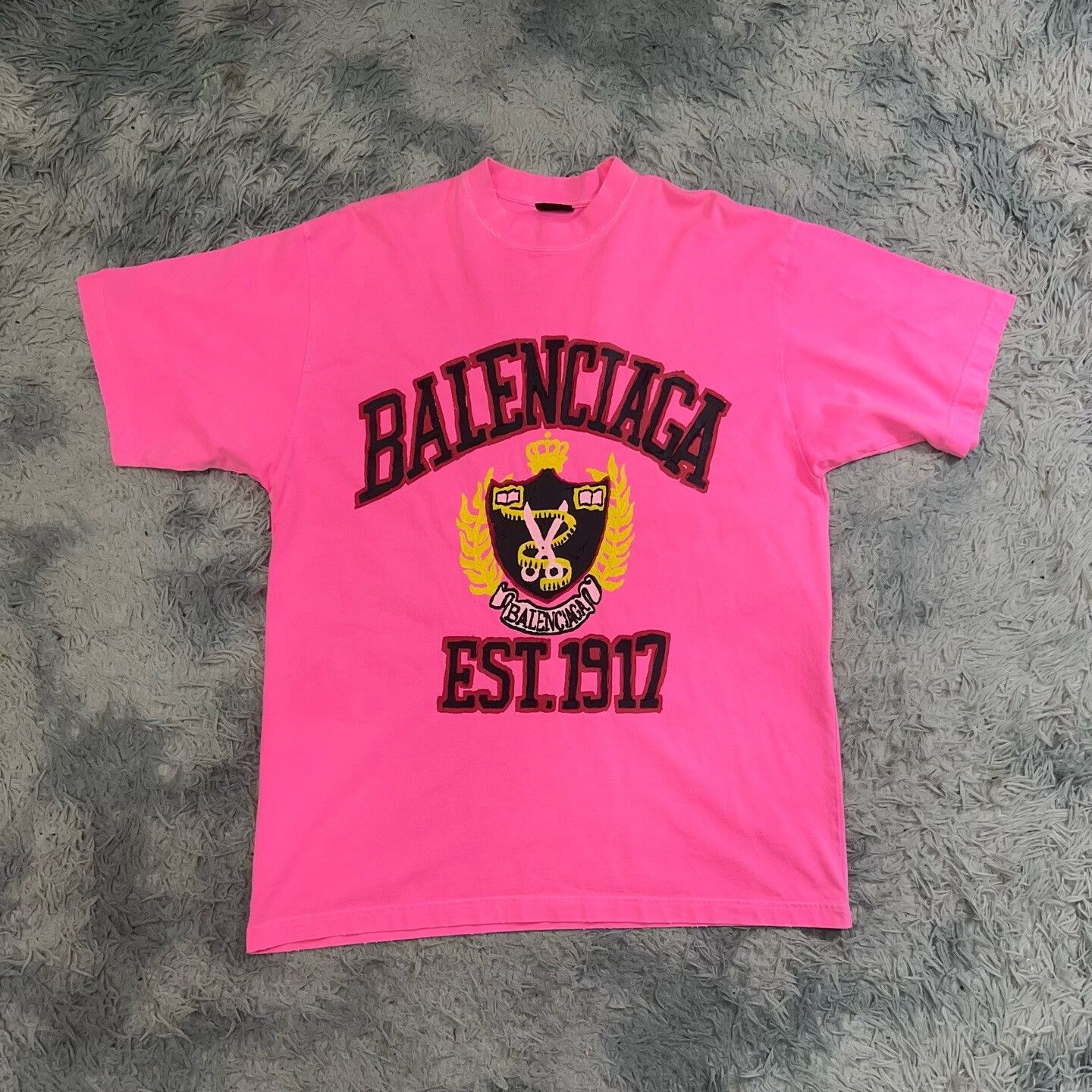 Balenciaga Balenciaga Bright Pink Oversized T-Shirt Size US S / EU 44-46 / 1 - 1 Thumbnail