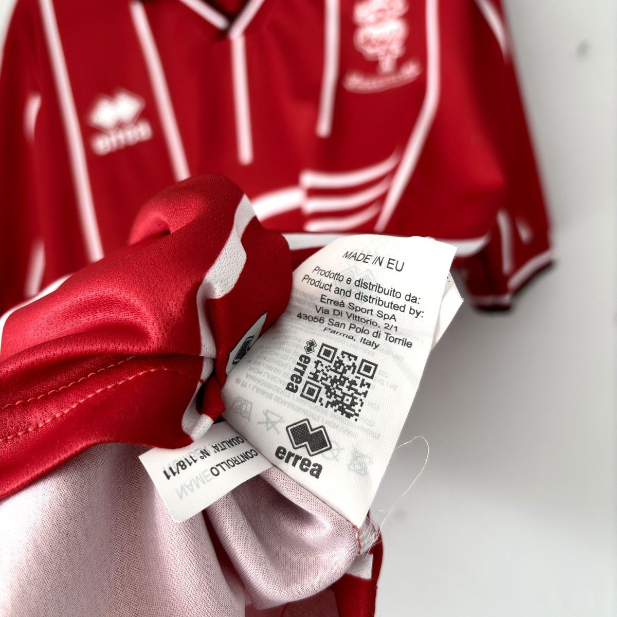 Errea 2020 2021 Lincoln City England Errea Home Soccer Jersey Kit Size US XL / EU 56 / 4 - 5 Thumbnail