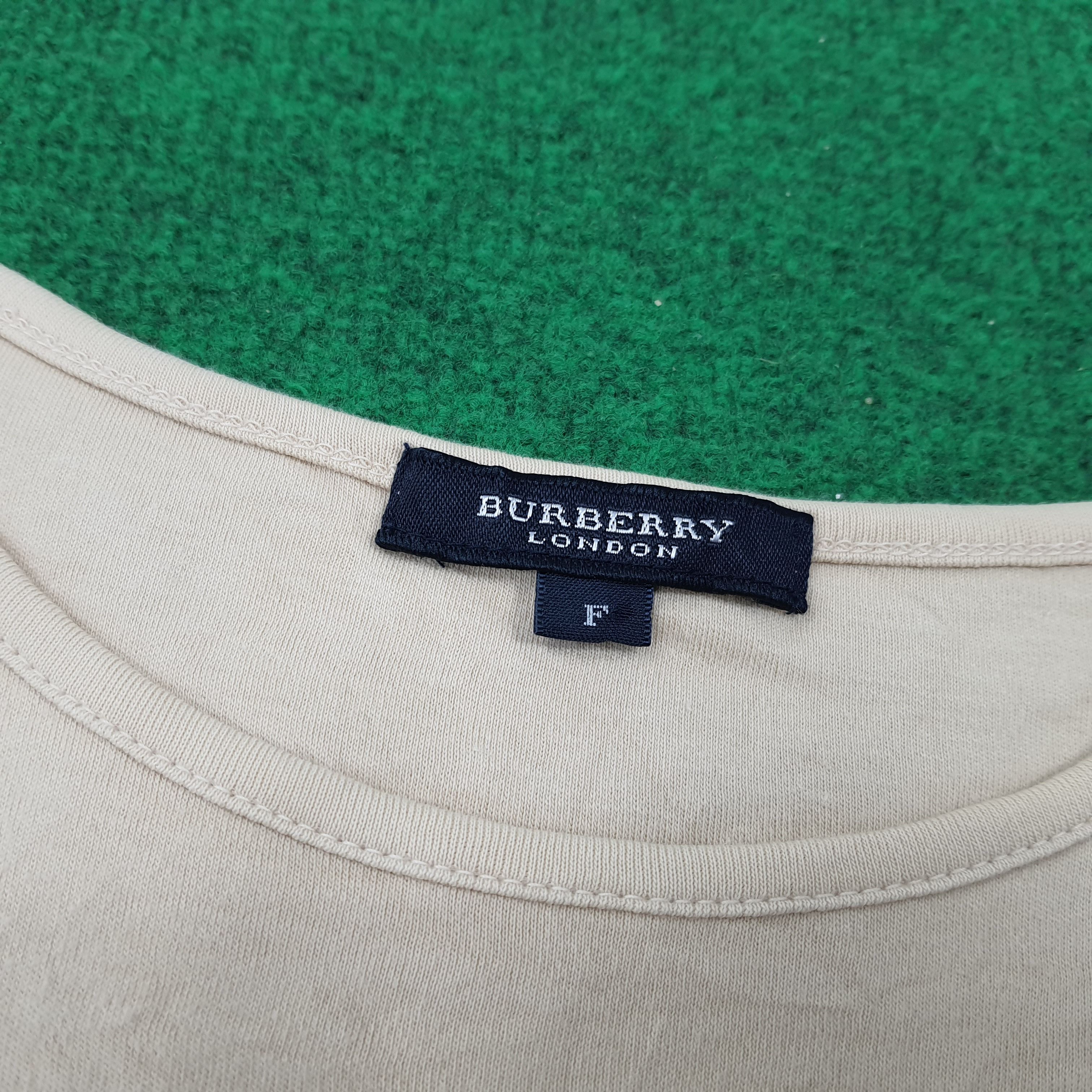 Burberry × Vintage Vintage Burberry London Crop Top Designer Tshirt Size ONE SIZE - 4 Thumbnail