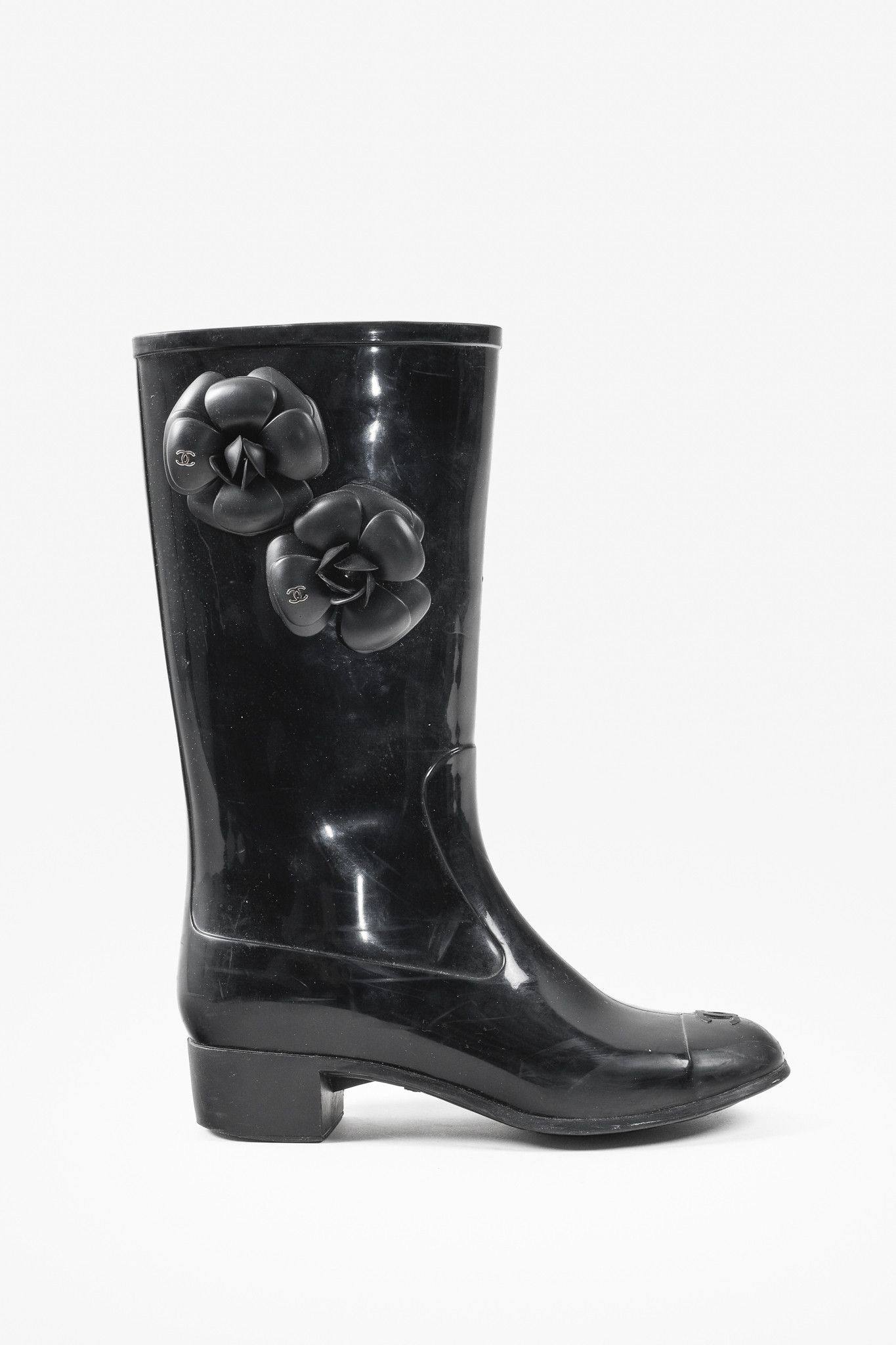 image of Chanel Camellia Flower Rain Boots Chanel in Black, Women's (Size 7.5)