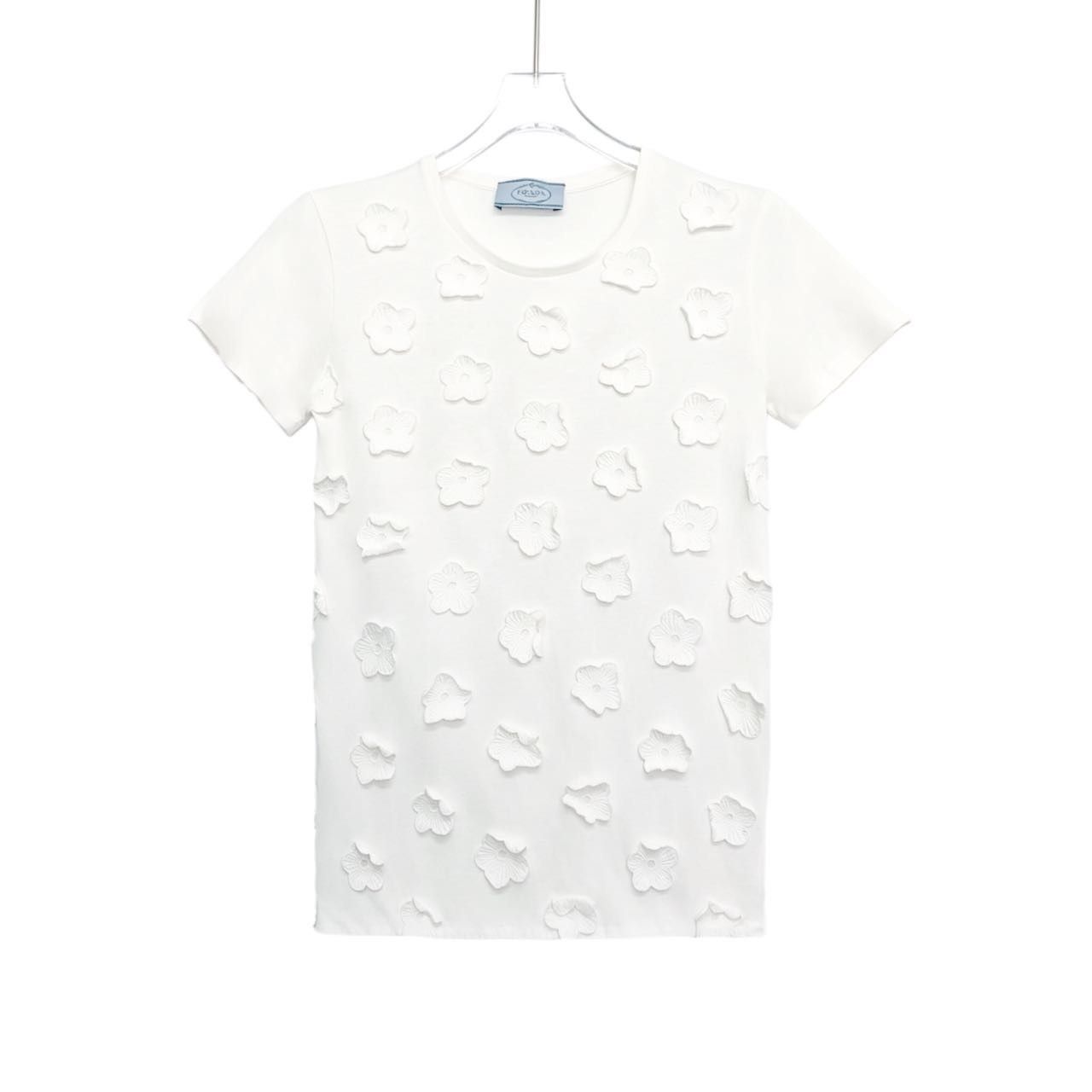 Prada Prada White 3D Flower T-Shirt K26WX Size M / US 6-8 / IT 42-44 - 1 Thumbnail