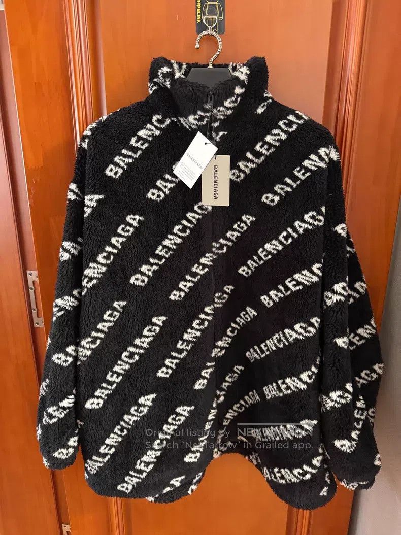 Balenciaga Balenciaga Black Full Print Logo Fleece Teddy Jacket Size XS / US 0-2 / IT 36-38 - 1 Thumbnail