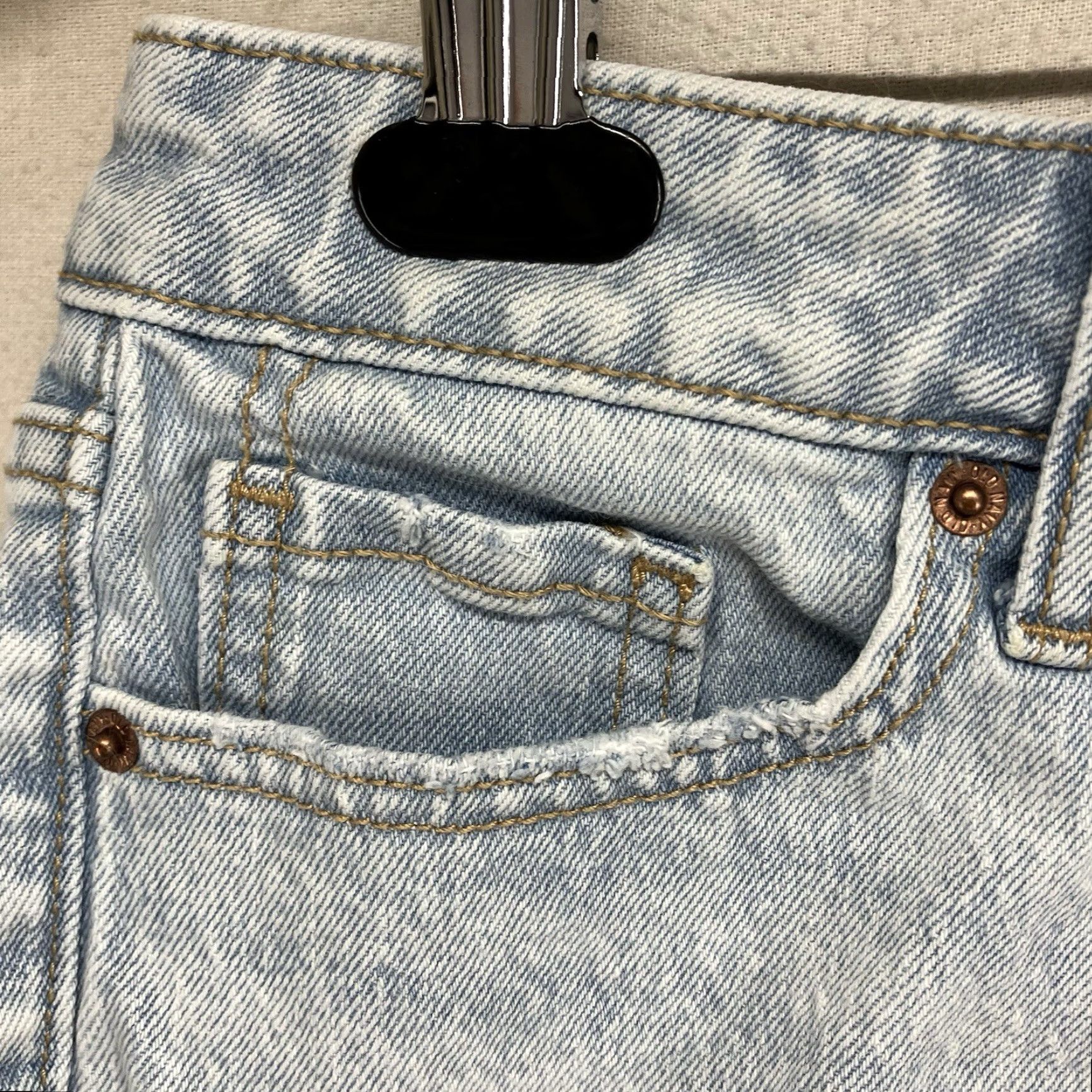 Old Navy Old Navy Women's Denim Shorts Cut-Off Light Blue 29x3 Stretch High Rise Size 4 5-Pocket Button Zip Vintage? No Size 27" / US 4 / IT 40 - 6 Thumbnail