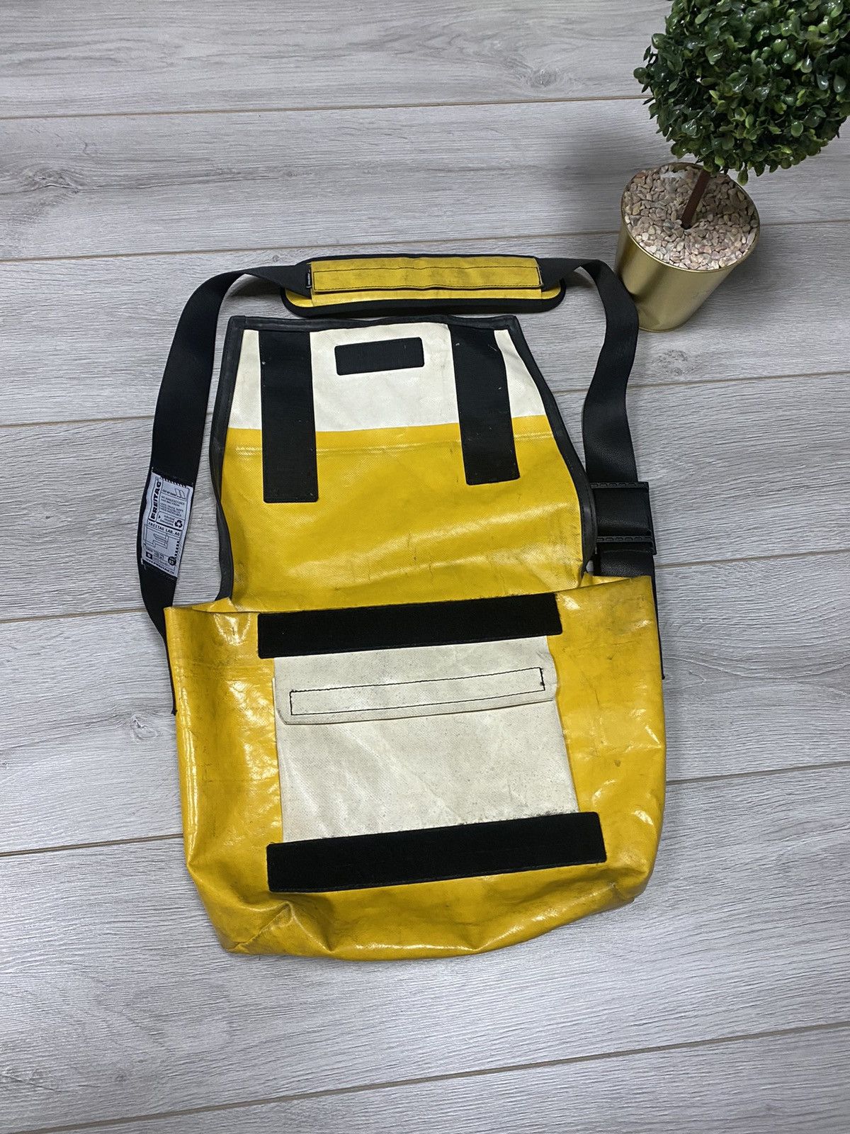 Freitag Freitag🇨🇭X 3 in 1 recycle ♻️ waterproof vintage Zurich bag Size ONE SIZE - 7 Thumbnail
