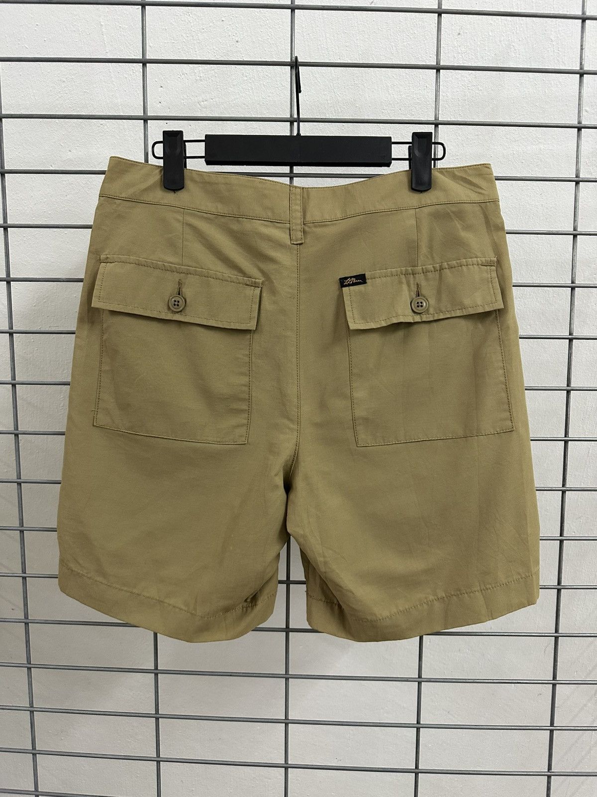 L.L. Bean Rare And Beautiful LL Bean Multi Pocket Fatigue Baker Shorts Size US 30 / EU 46 - 2 Thumbnail
